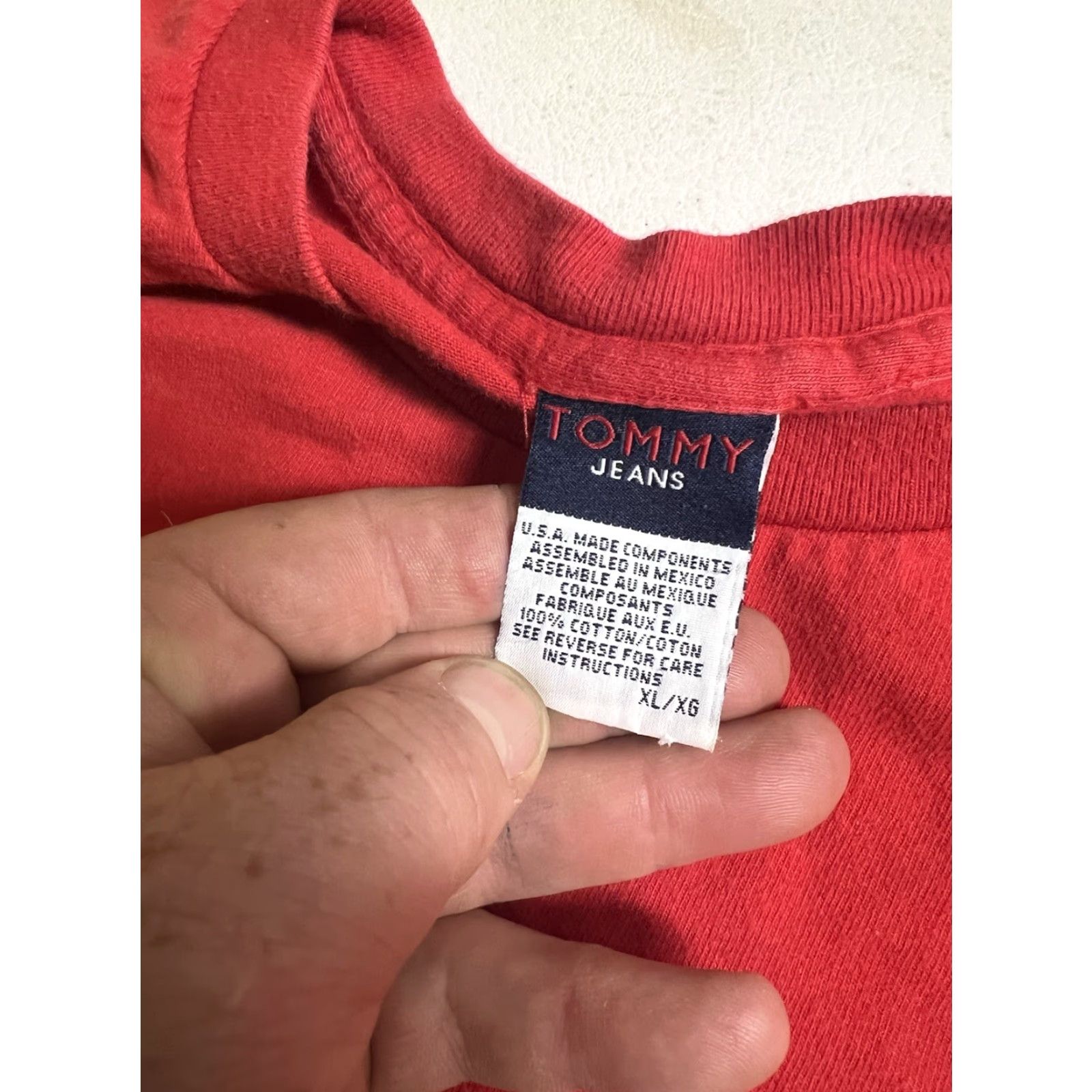 Tommy Hilfiger VINTAGE Tommy Jeans Hilfiger Red Label Shirt XL Red Script Spell Out Y2K Mark Mens T-Shirt 90s City Classic Hip Hop Cotton Crew Neck Short Sleeve Red Size US XL / EU 56 / 4 - 3 Thumbnail