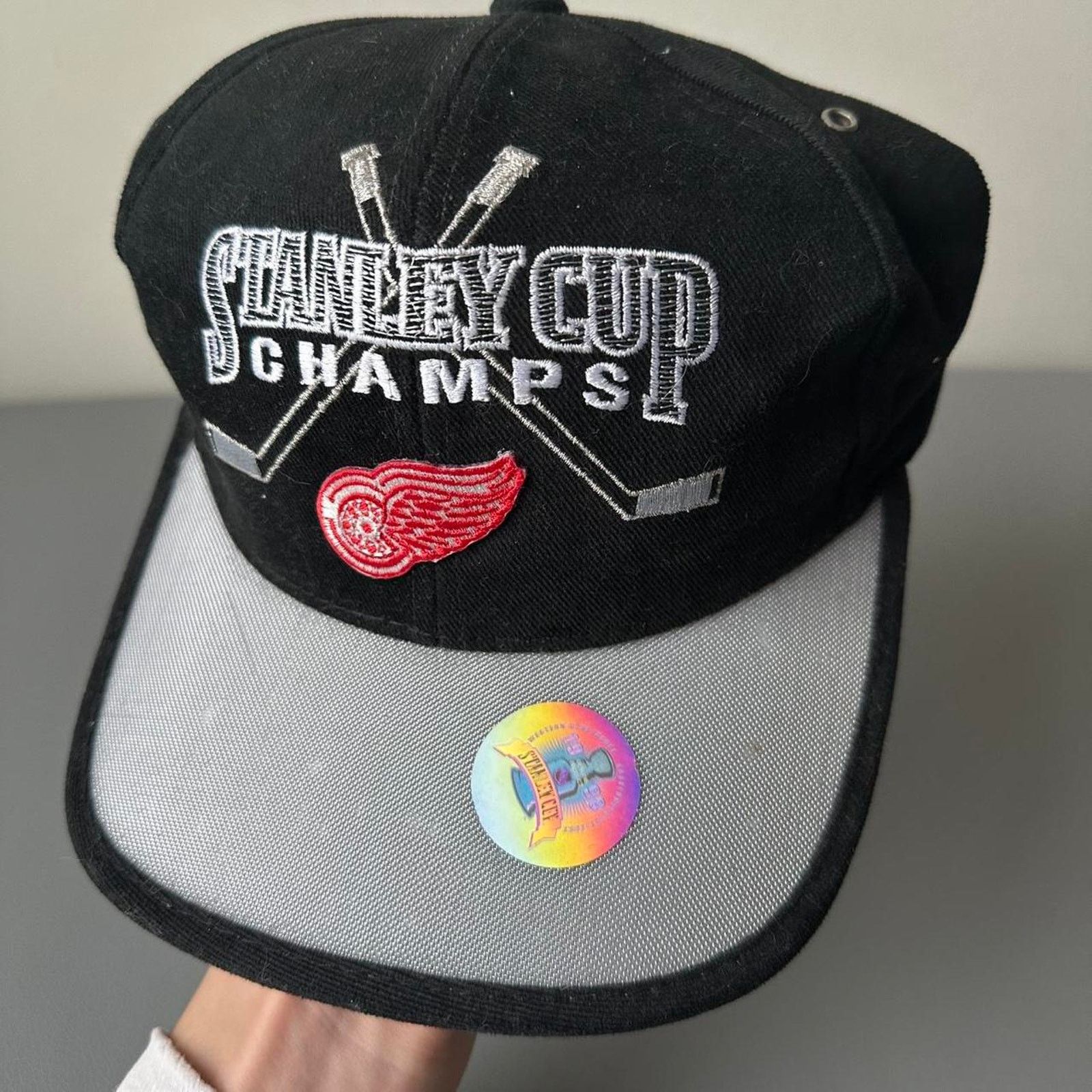 Starter × Vintage Vintage 1998 Detroit Red Wings Starter Stanley Cup NHL Hat Size ONE SIZE - 4 Thumbnail