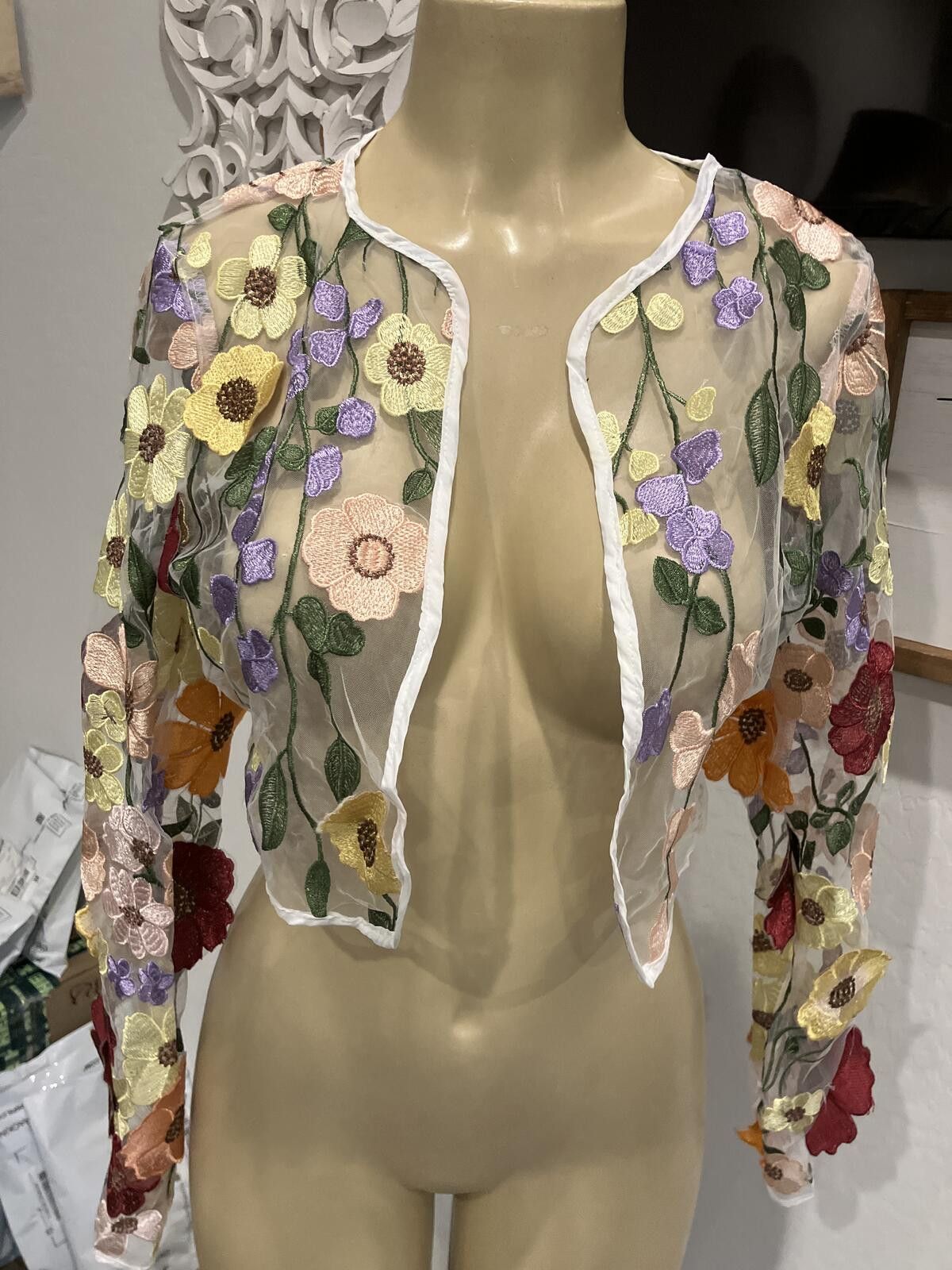 Shein NIB Sheer Floral Embroidered Mesh Crop Cardigan Size M / US 6-8 / IT 42-44 - 1 Thumbnail