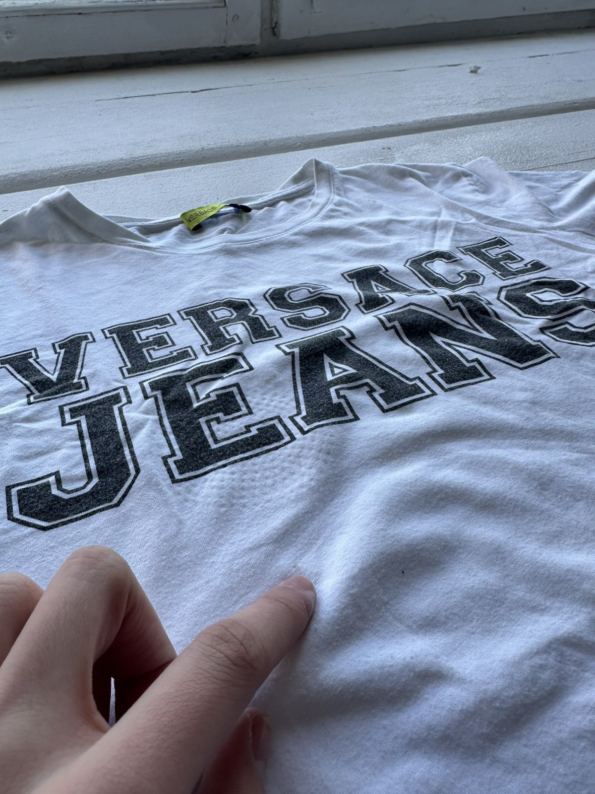 Versace × Vintage 🚨 VINTAGE VERSACE JEANS BIG LOGO TEE RARE LUXURY Size XS / US 0-2 / IT 36-38 - 17 Thumbnail