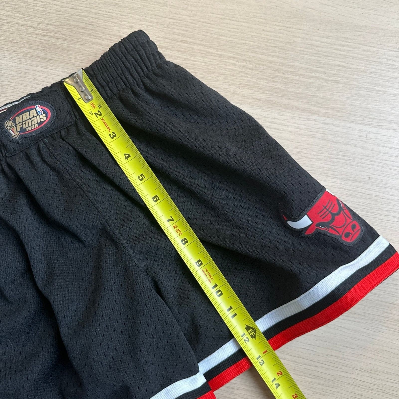 Mitchell & Ness Rare Chicago Bulls Mitchell & Ness Short - Size XS New Size US 28 / EU 44 - 7 Thumbnail