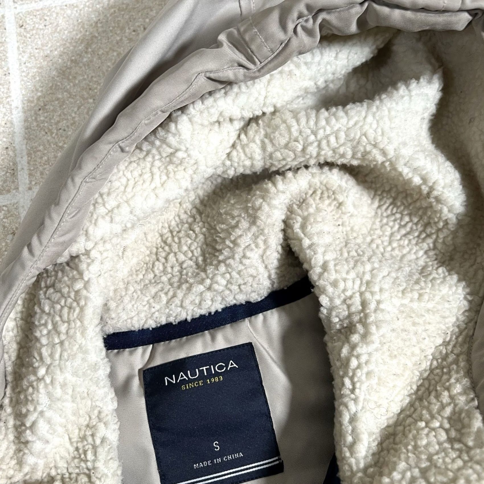 Nautica VINTAGE? (No) Mens Nautica Parka Coat Hooded Winter Coat Gray S Small Polyester Sherpa Hood Size Small Shirt? Size US S / EU 44-46 / 1 - 6 Thumbnail