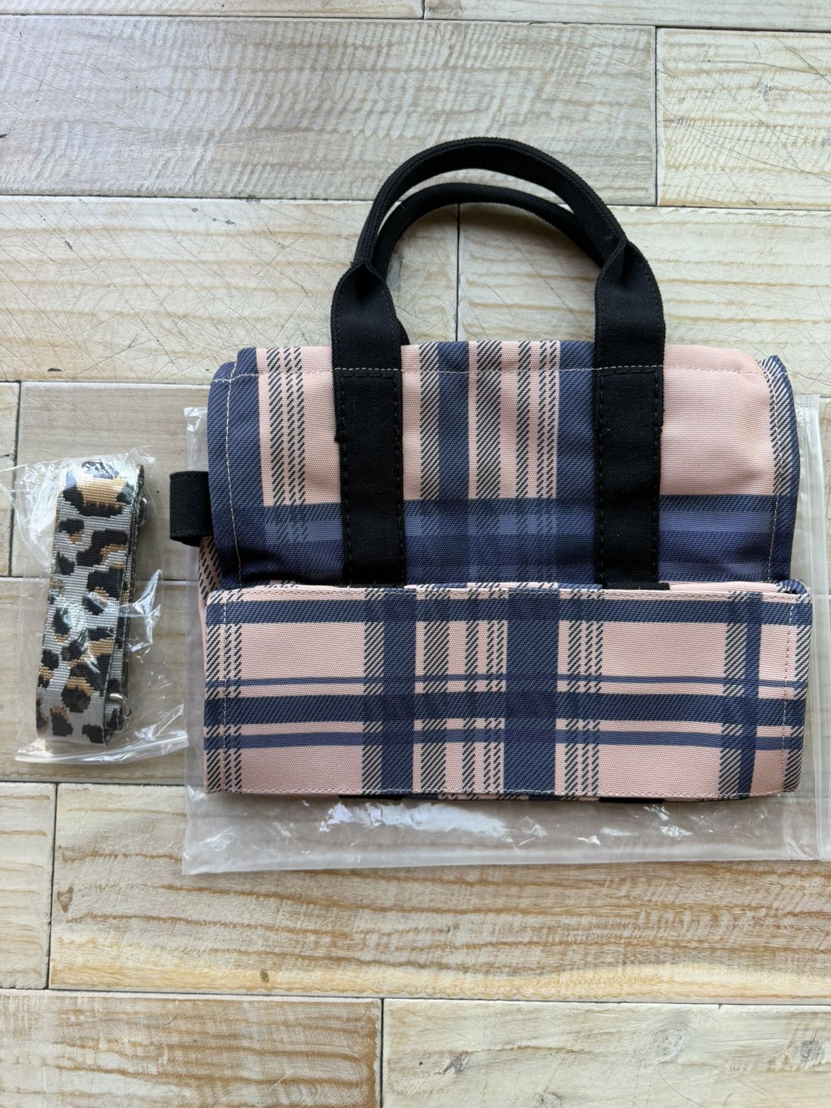 Marc Jacobs Pink & Plaid “The Tote Bag” Size ONE SIZE - 3 Thumbnail