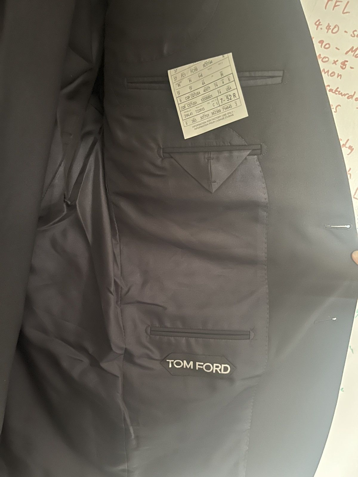 Tom Ford Tom Ford Black suit wool Fit A size 52 w36 Size 42R - 4 Thumbnail