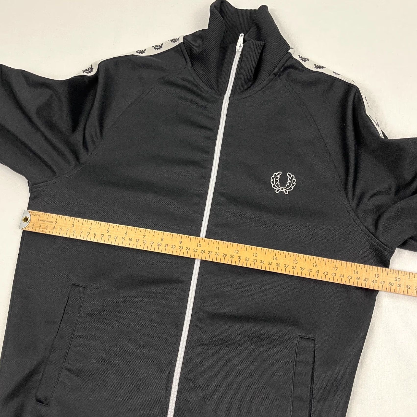Fred Perry Fred Perry Sportswear Track Jacket Men S Black Side Taped Logo Active Preppy Jacket Size US S / EU 44-46 / 1 - 5 Thumbnail