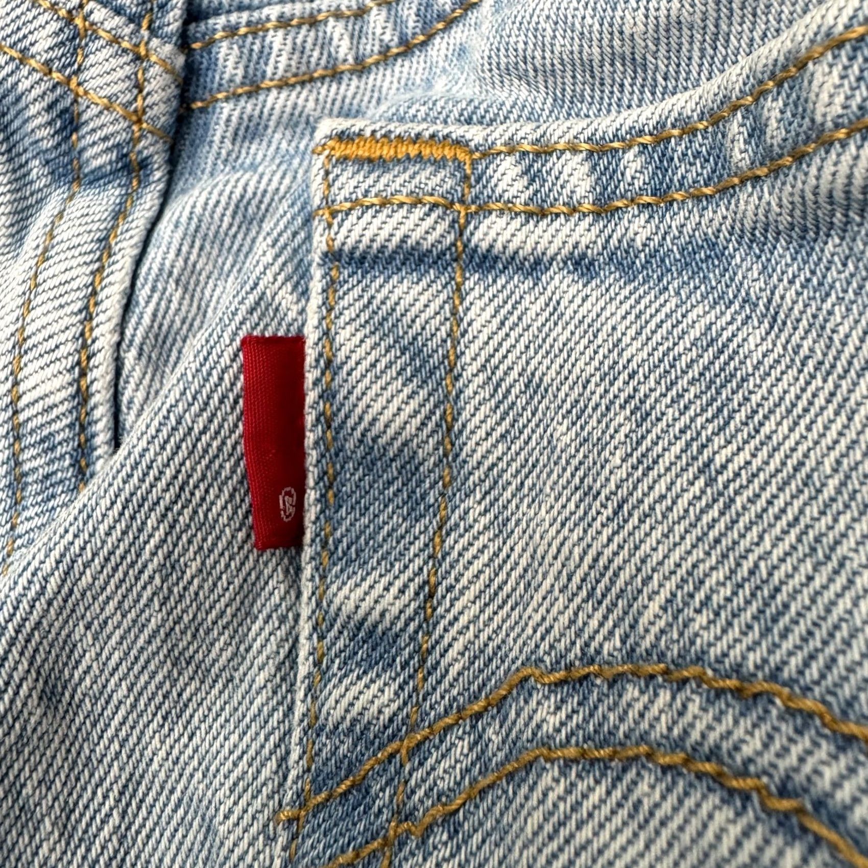 Levi's Levi's Wedgie Straight Jeans Womens 25 Blue Light Wash Stretch Button Fly Denim Size 42" / US 20 - 6 Thumbnail