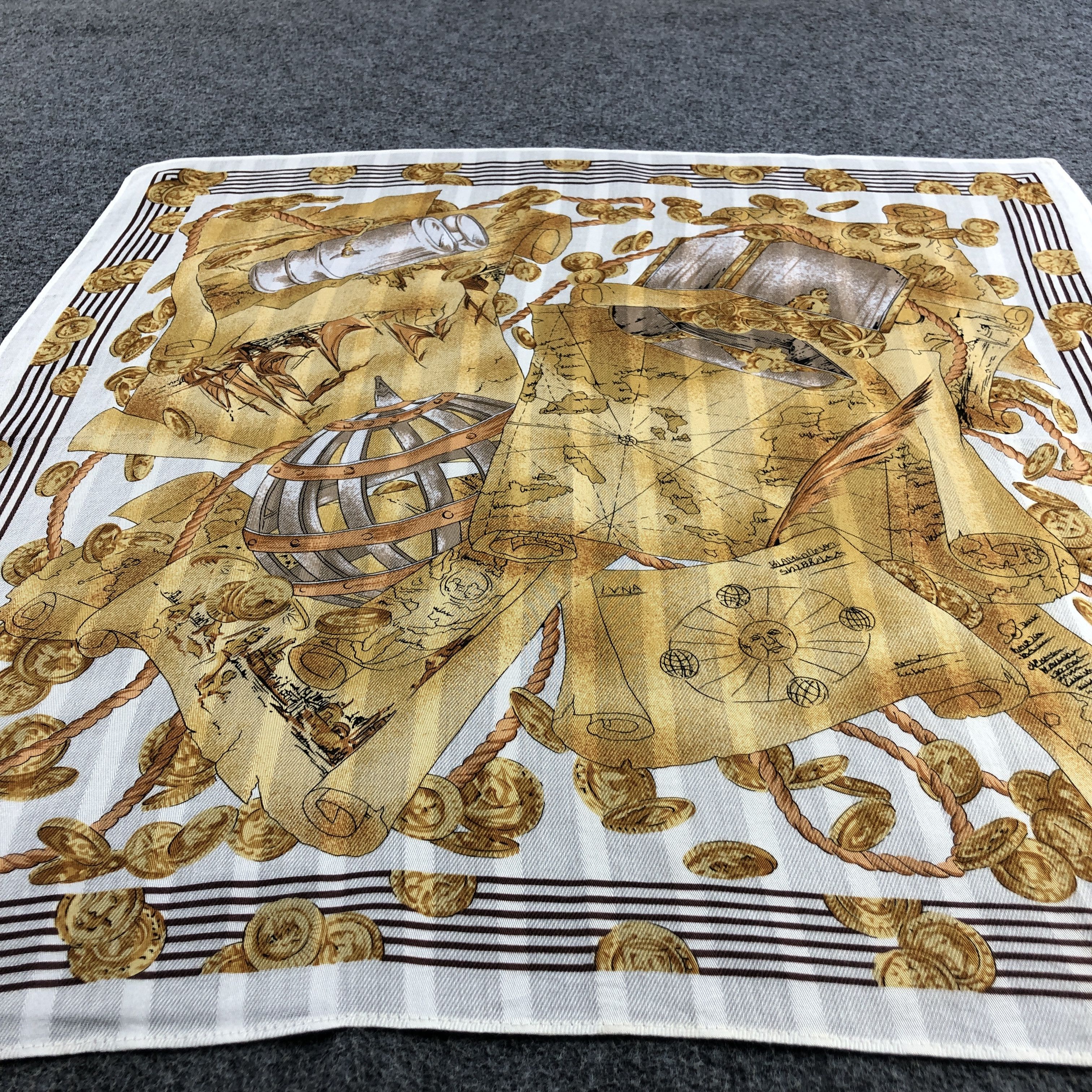 Alviero Martini × Vintage Alviero Martini Handkerchief Neckerchief Bandana H2635 Size ONE SIZE - 5 Thumbnail