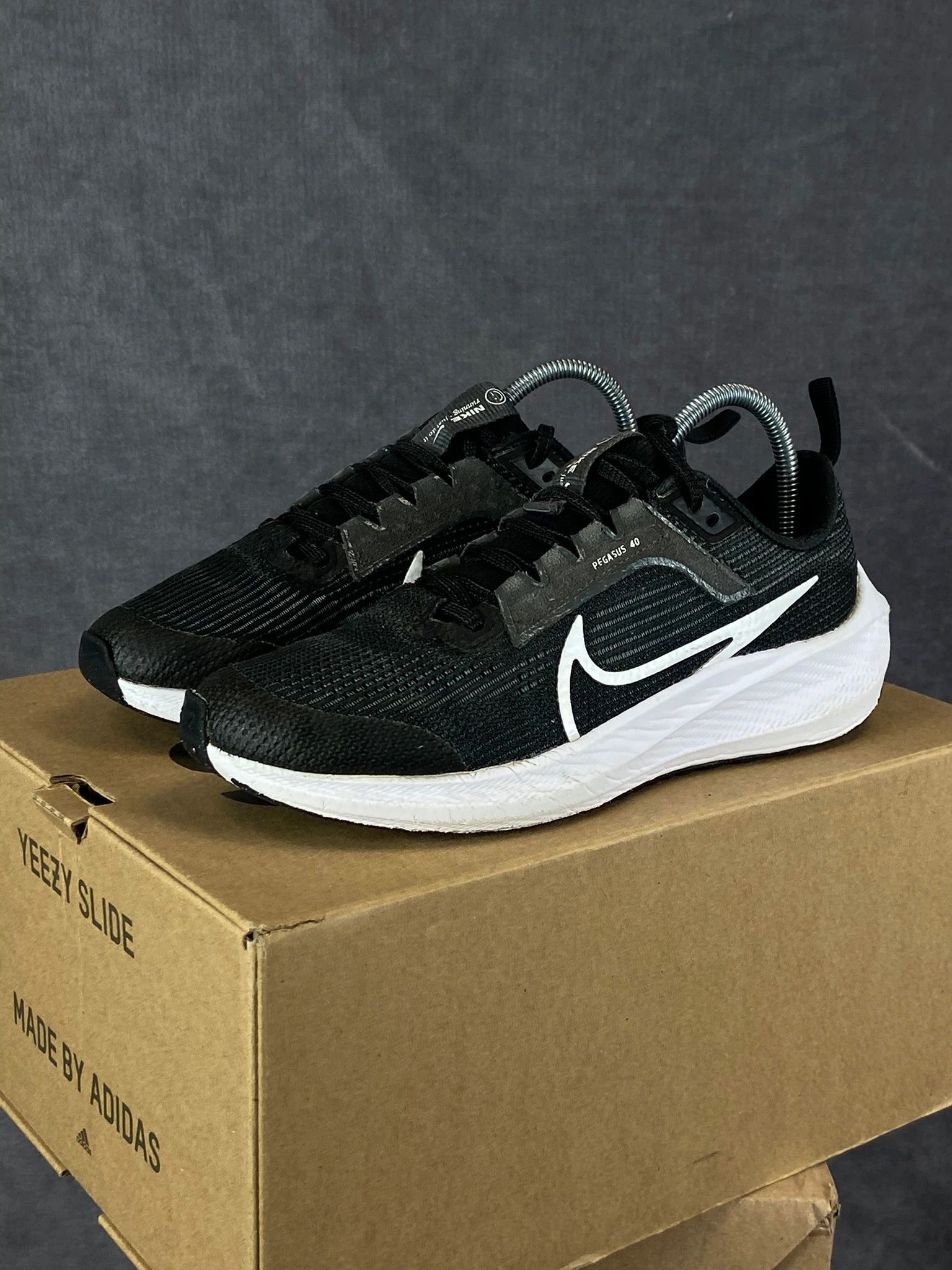 Nike Nike Pegasus 40 Black Running Shoes Size 36.5 Size US 5 / EU 37 - 1 Thumbnail