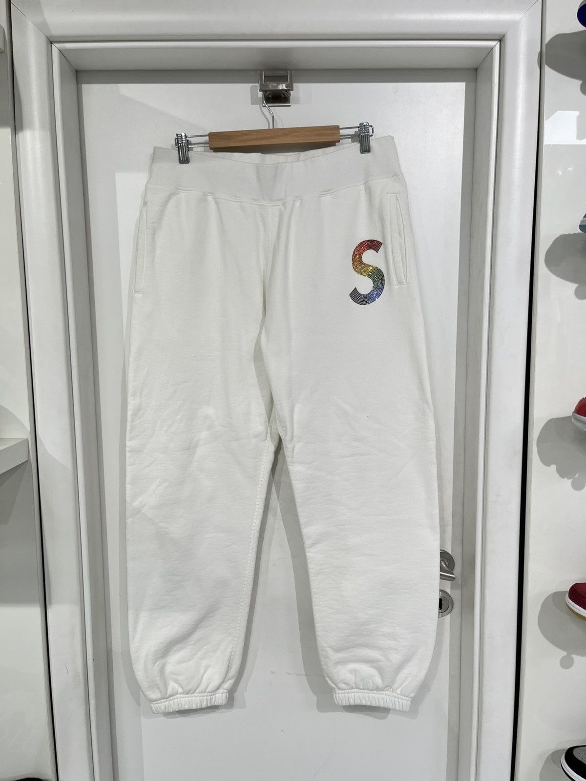 Supreme × Swarovski Supreme x Swarovski S Logo Sweatpants White Size US 32 / EU 48 - 1 Thumbnail