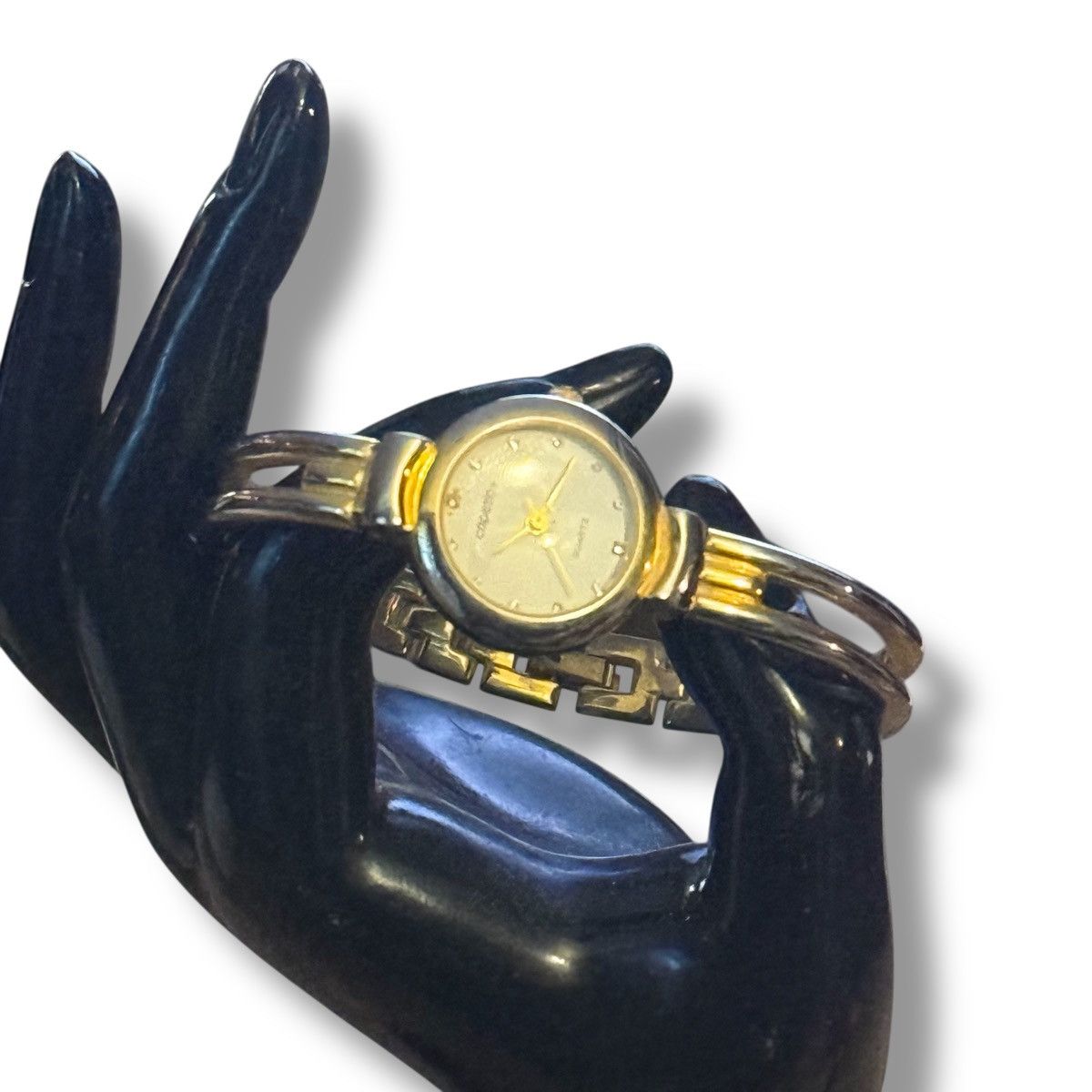 Vintage Vintage Capezio gold tone bangle watch Size ONE SIZE - 2 Thumbnail