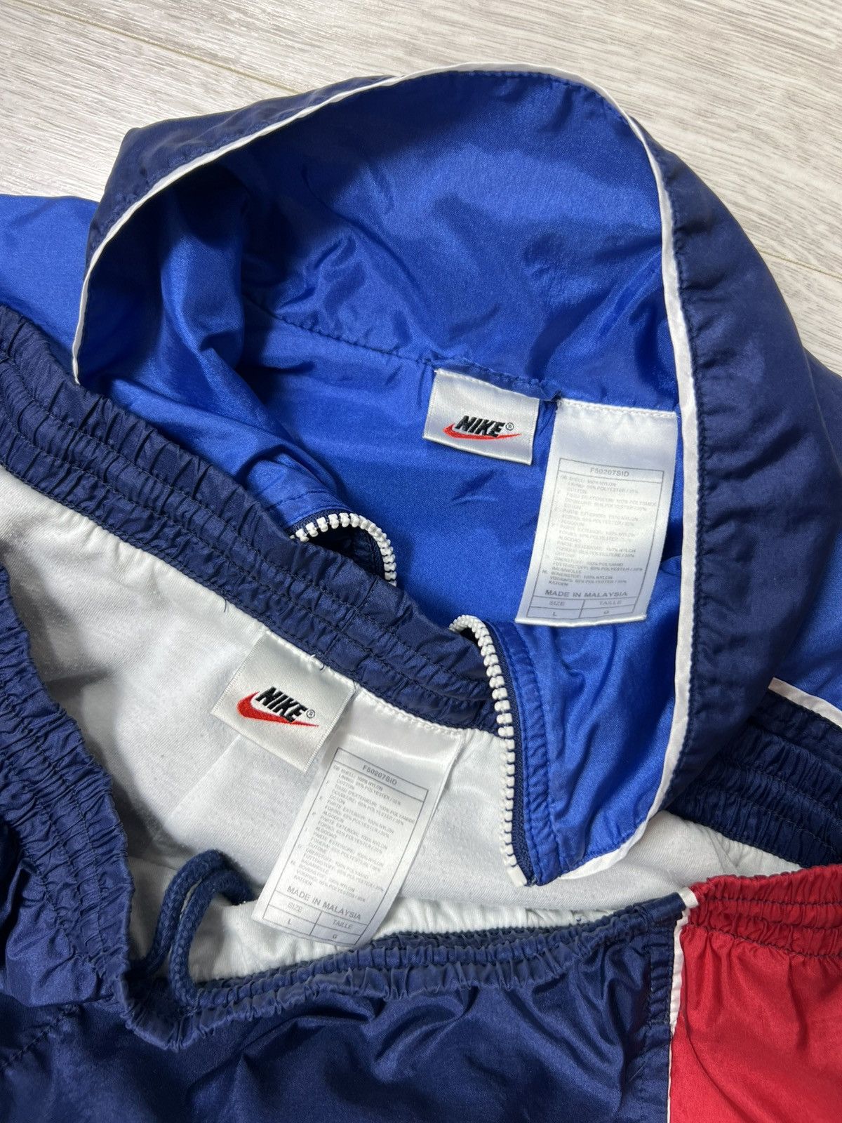 Nike 90s Vintage Nike Drill Nylon Track Suit Embroidered Big Logo Size US L / EU 52-54 / 3 - 20 Thumbnail