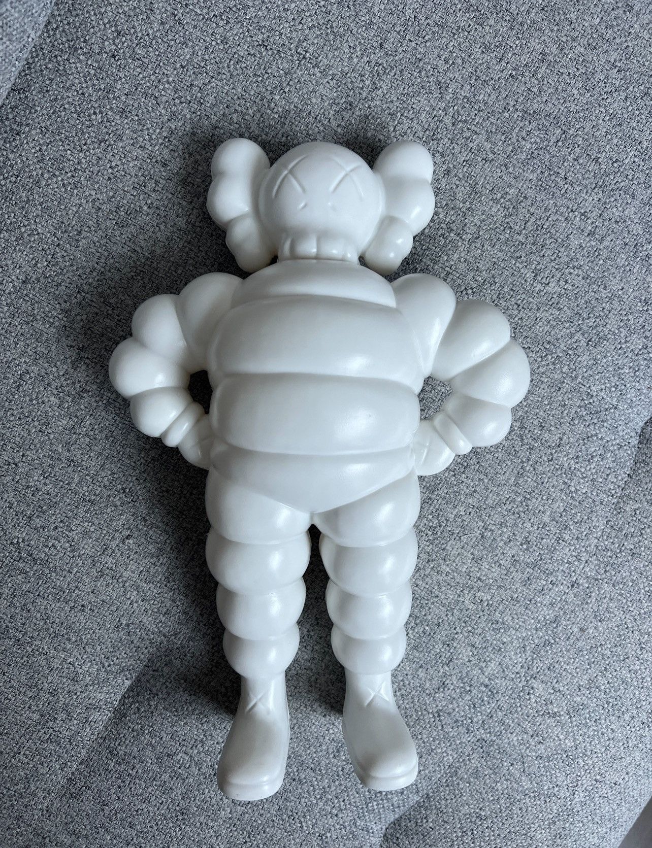 Kaws Kaws Chum 2002 White Size ONE SIZE - 1 Thumbnail