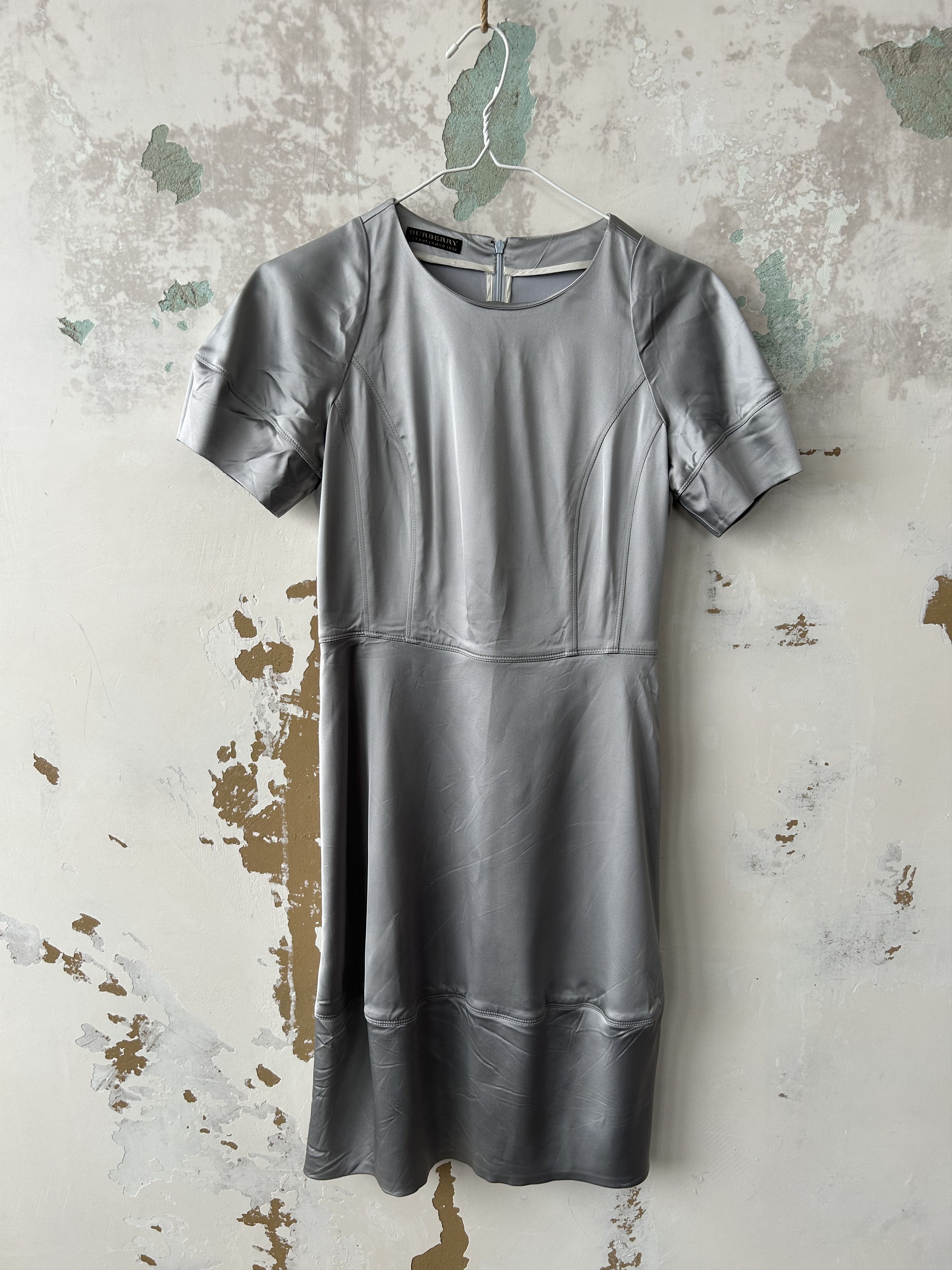Burberry Burberry London Ladies Dress Size 42 Size US L / EU 52-54 / 3 - 1 Thumbnail