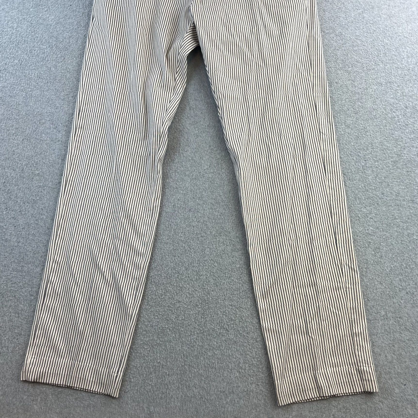 Brooks Brothers VINTAGE Brooks Brothers Red Fleece Pants Mens 35x34 White Navy Striped Classic Size US 35 - 6 Thumbnail
