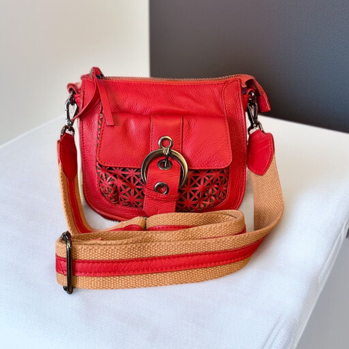Vintage Vintage S.E.F New York small red leather crossbody bag Size ONE SIZE - 1 Thumbnail