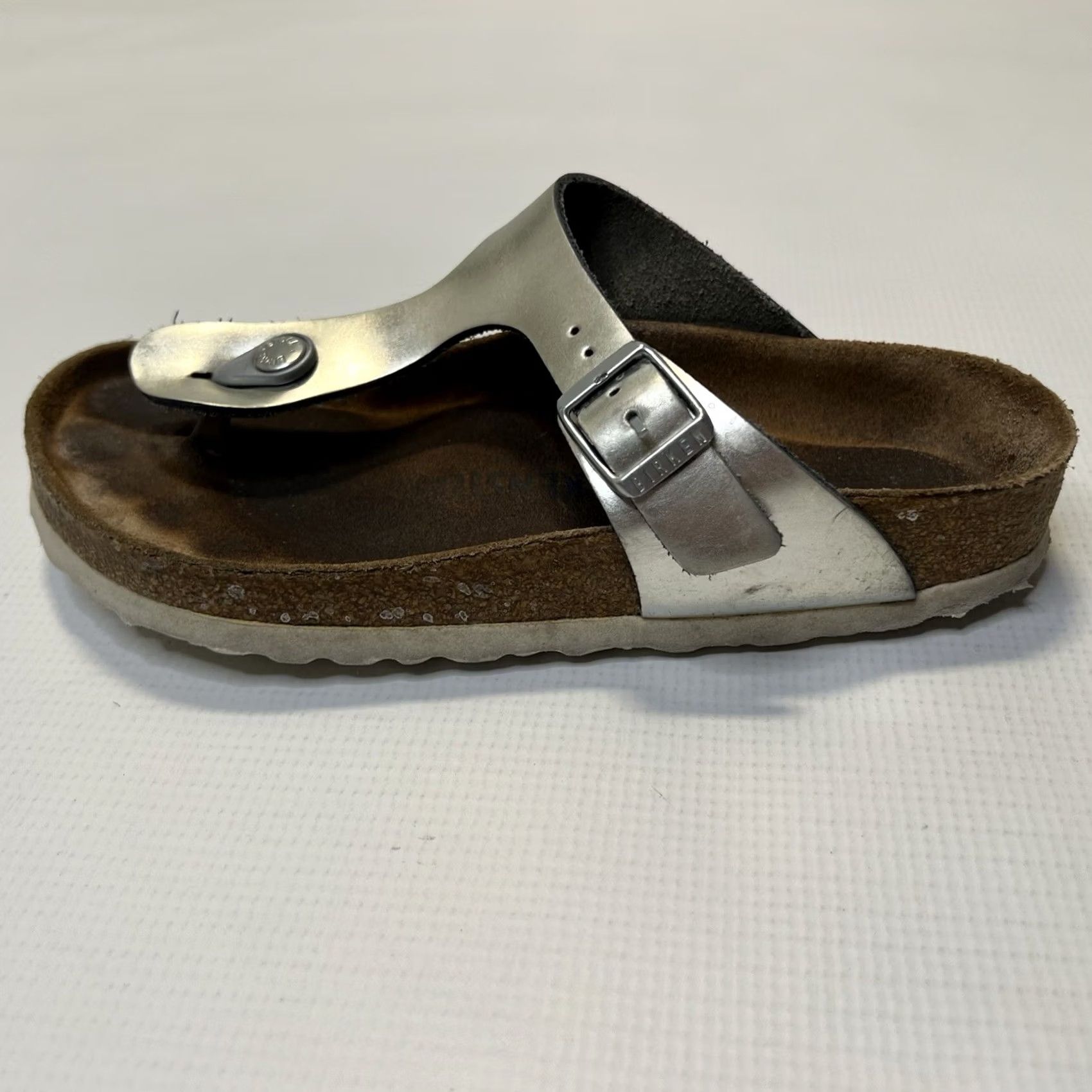 Birkenstock Birkenstock Gizeh Sandal Metallic Silver Gray Thong T Strap Women EU 36 US L 5 Size US 5 / IT 35 - 7 Thumbnail