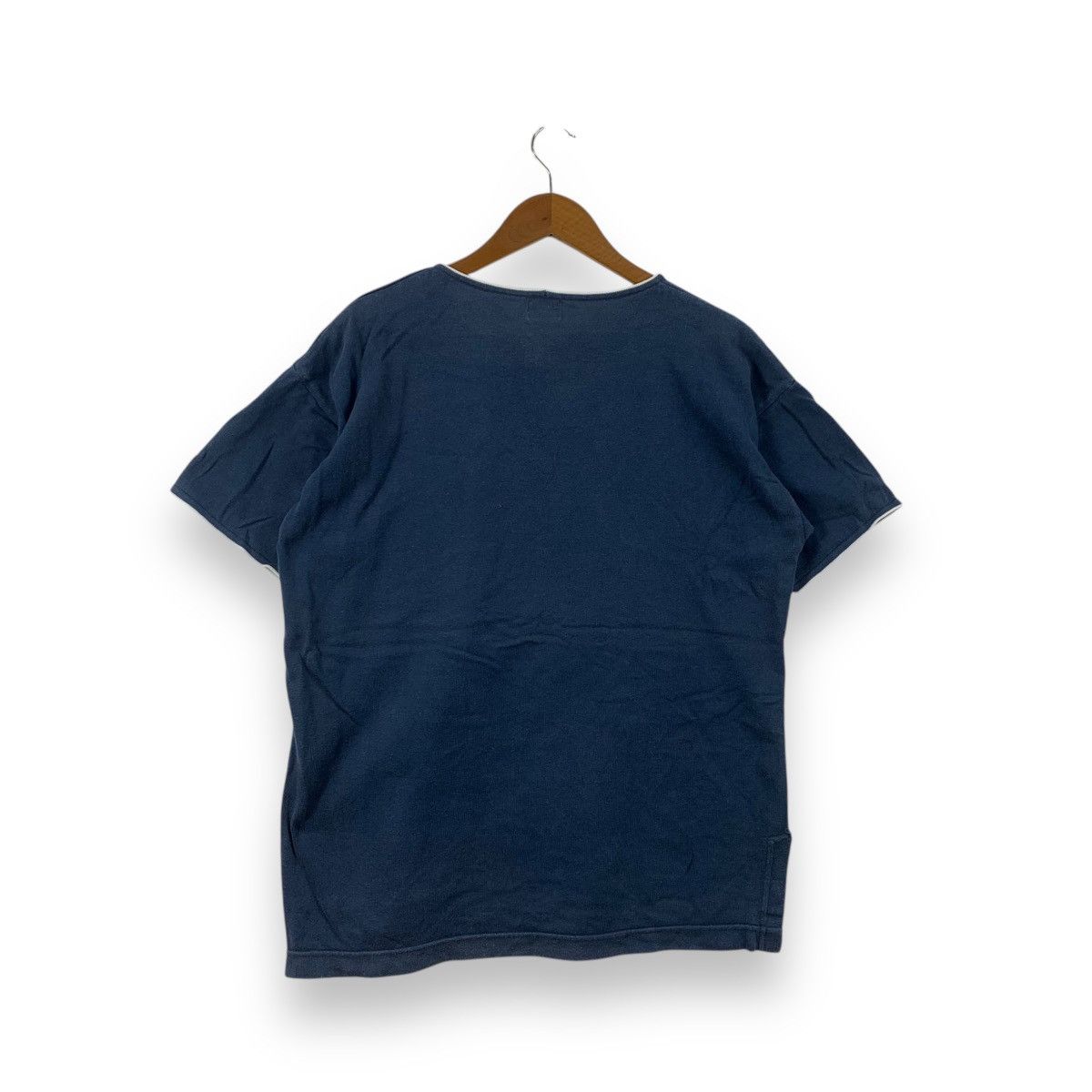 Iceberg Vintage ICEBERG JEANS Made In Italy Embossed Logo Tee Shirt Size L / US 10 / IT 46 - 4 Thumbnail