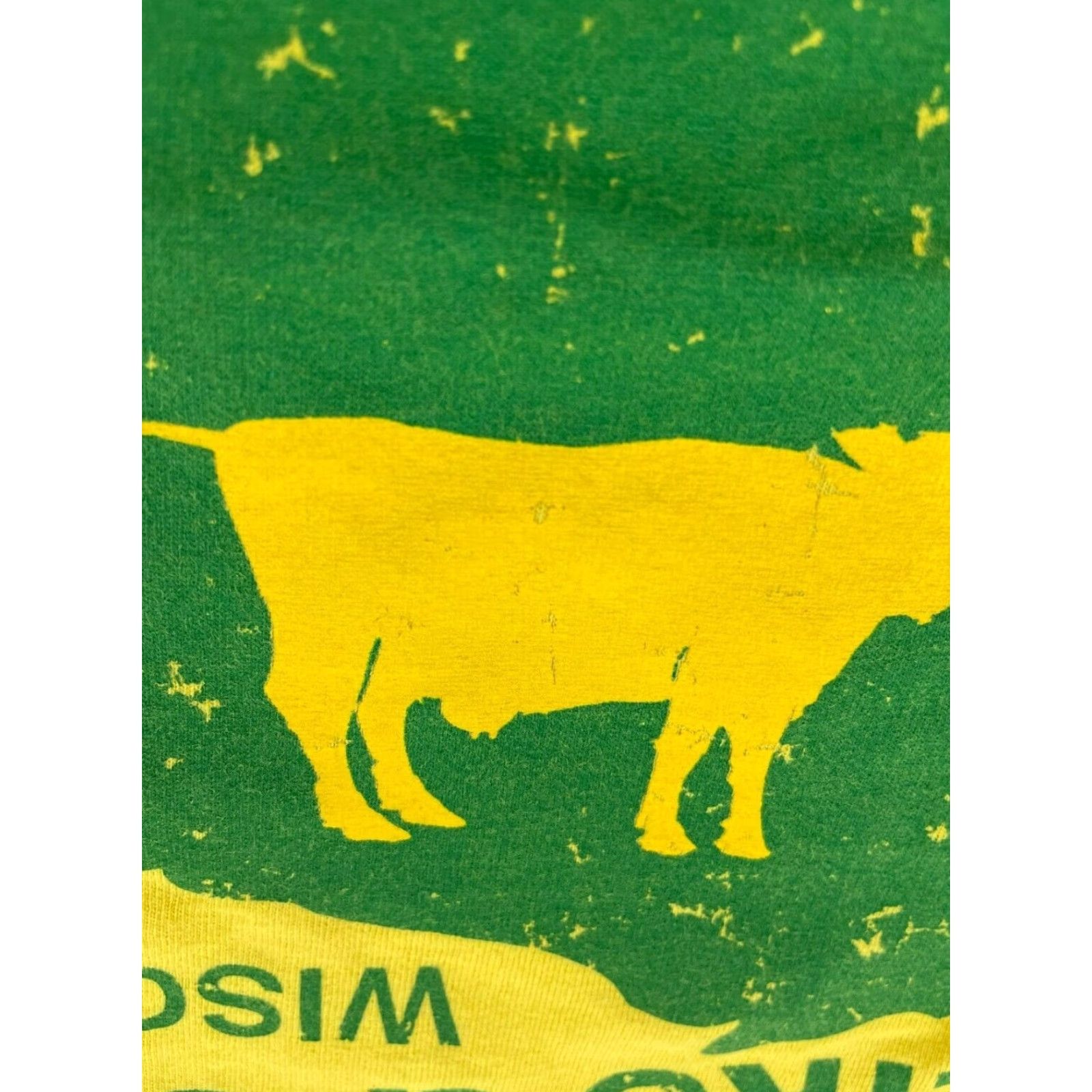 Gildan **Yellow Gildan Men's Large T-Shirt "Nothing Tips Like a Cow"** User: **Large Yellow Gildan Men's T-Shirt "Nothing Tips Like a Cow"** Size US L / EU 52-54 / 3 - 4 Thumbnail