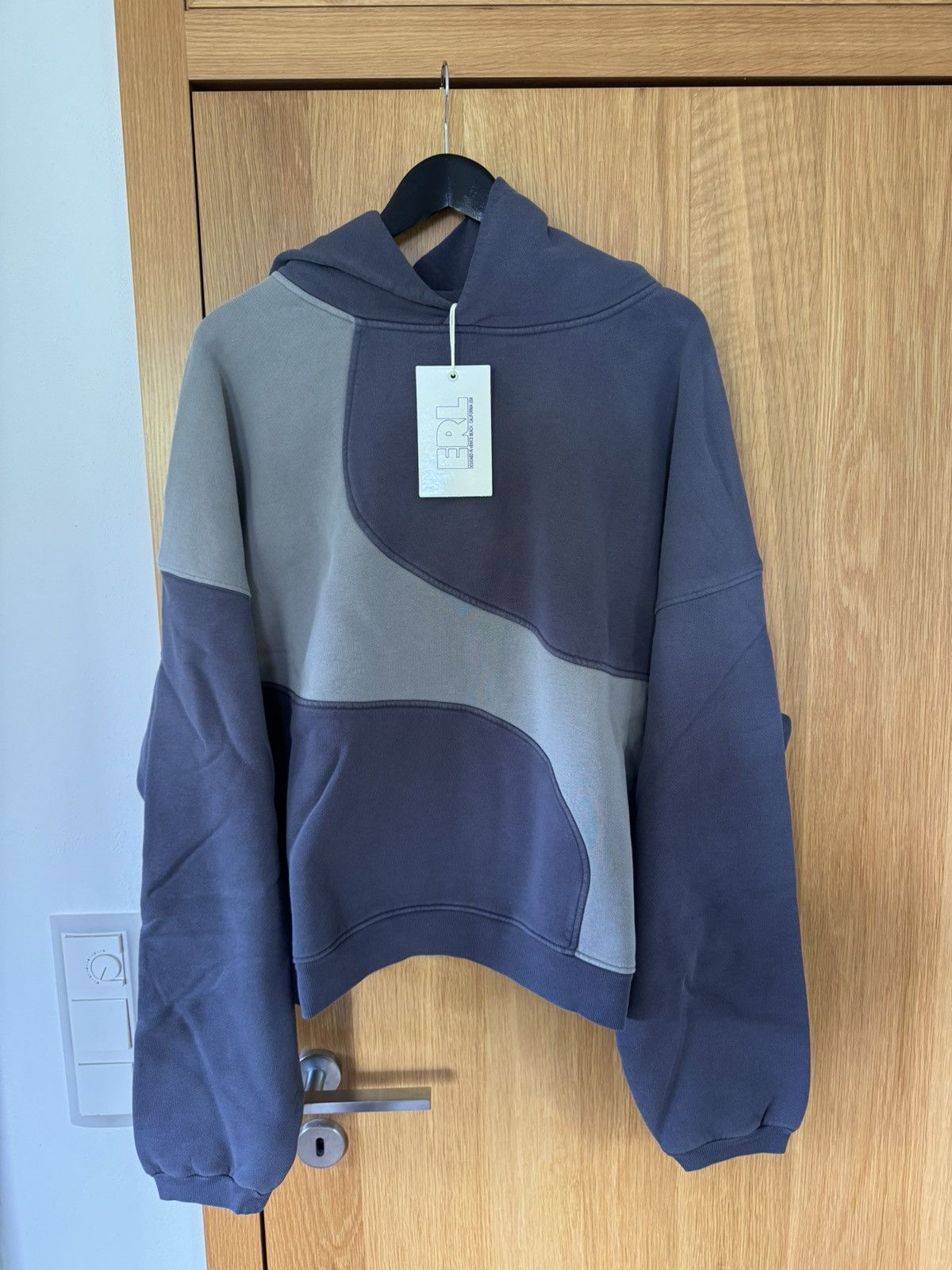 トップス ERL Swirl foodie XS トップス ERL Swirl foodie XS ERL Swirl Zipped Foodie