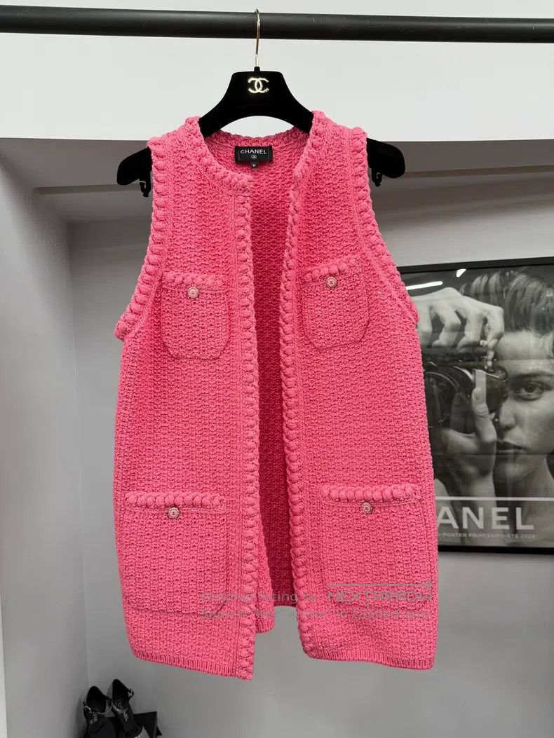 Chanel Chanel Watermelon red knitted vest Size XS / US 0-2 / IT 36-38 - 1 Thumbnail