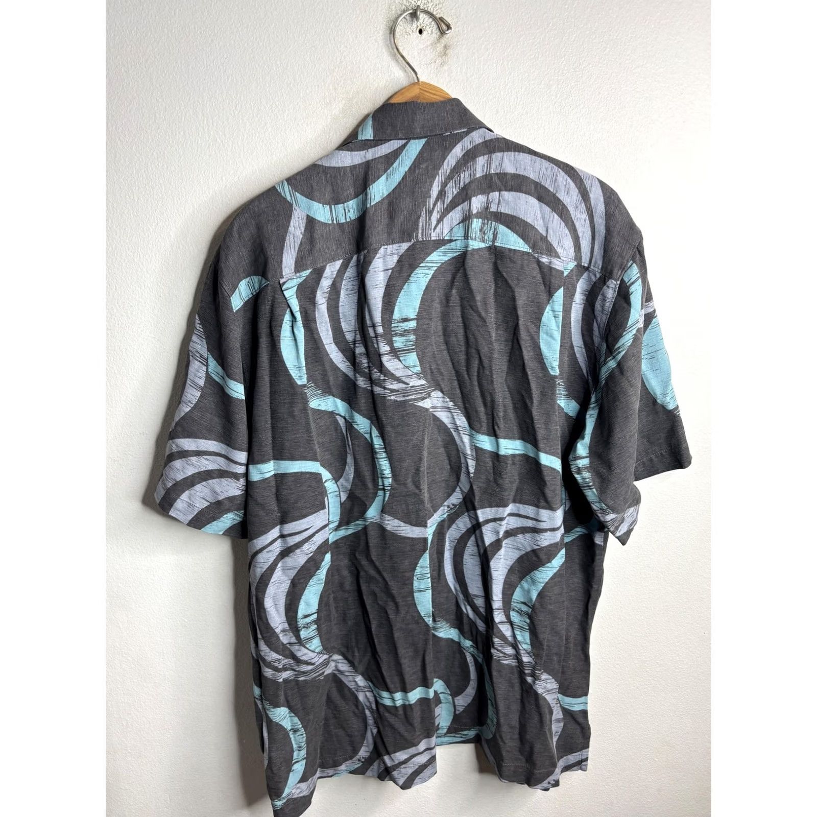 Tommy Bahama Tommy Bahama Shirt Mens M Gray Camp Button Front Hawaiian Abstract Size US M / EU 48-50 / 2 - 5 Thumbnail