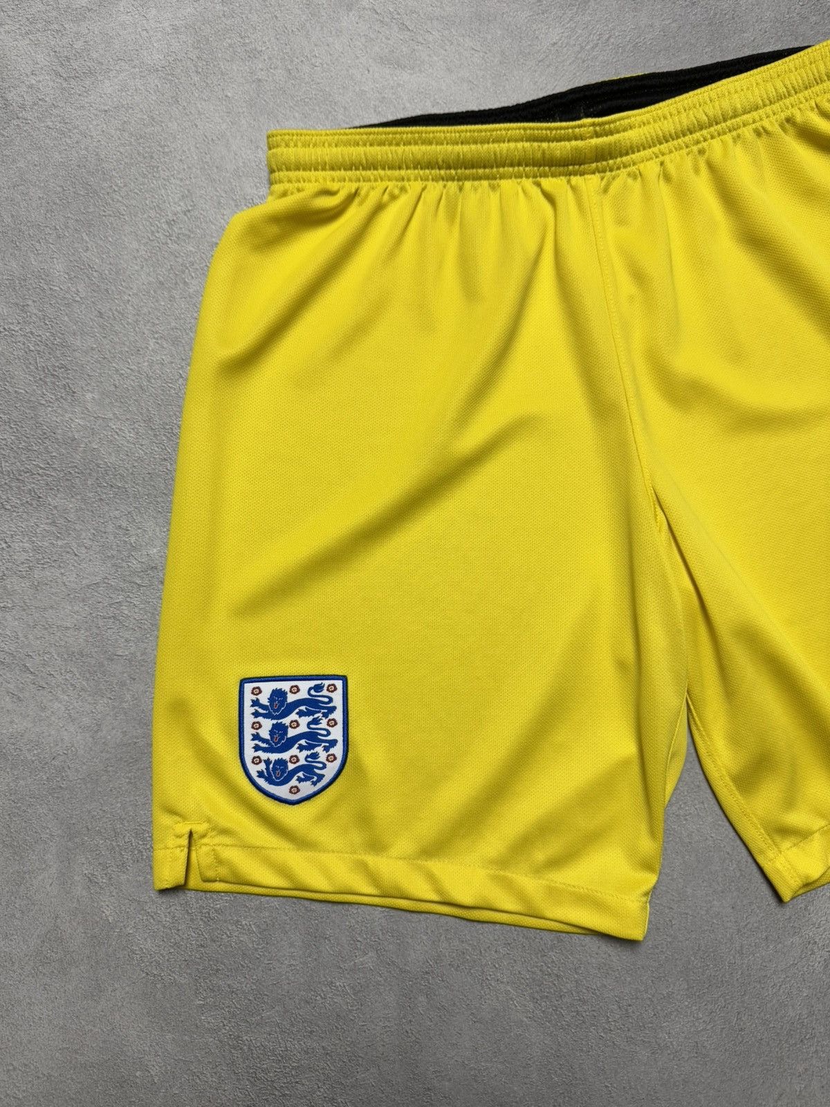 Nike Nike England 2018 2019 Goalkeeper Football Soccer Shorts Size US 32 / EU 48 - 3 Thumbnail