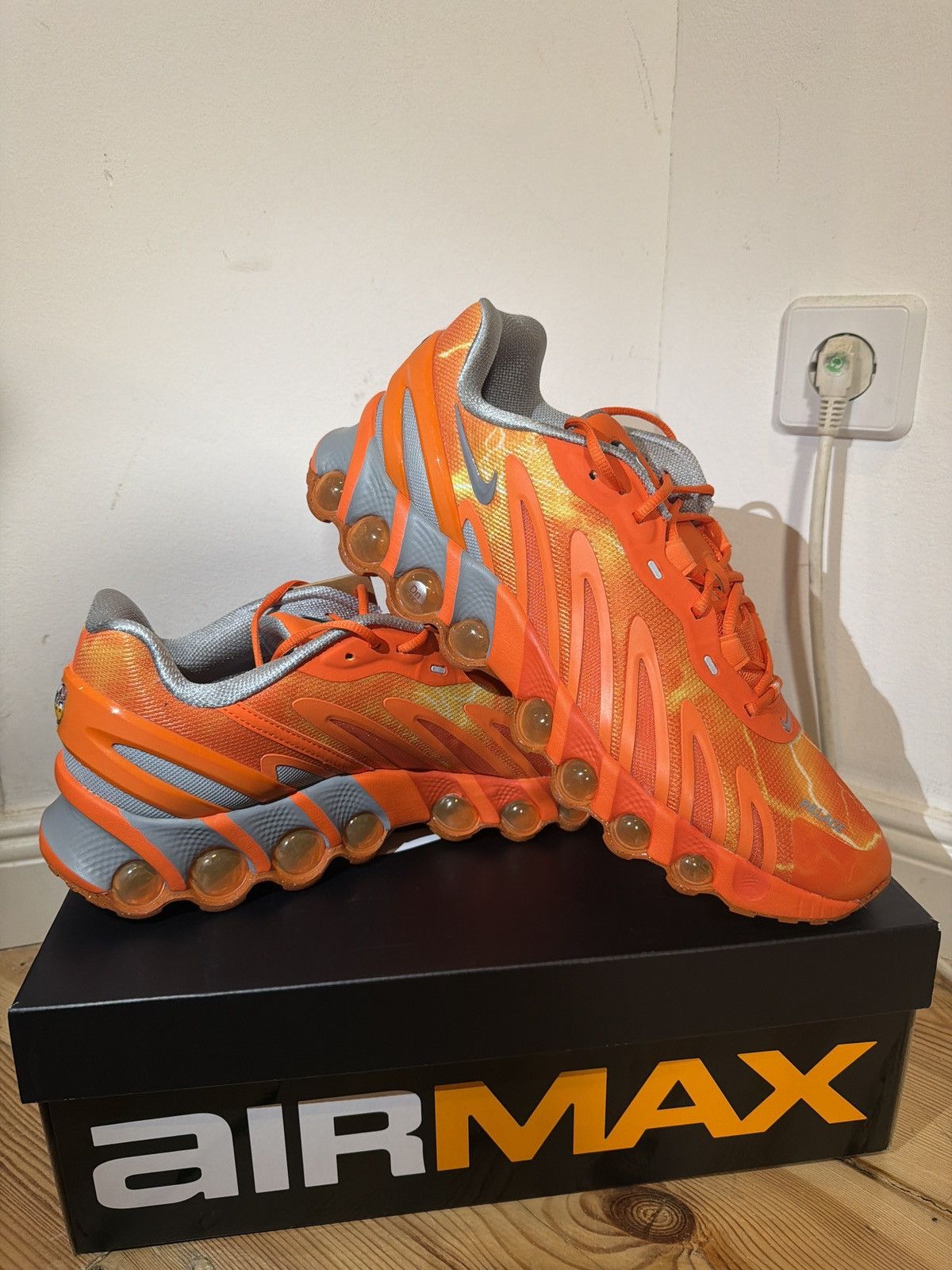 Nike Palace x Nike Air Max DN8 SP “Safety Orange” DS, US 13 Size US 13 / EU 46 - 1 Thumbnail