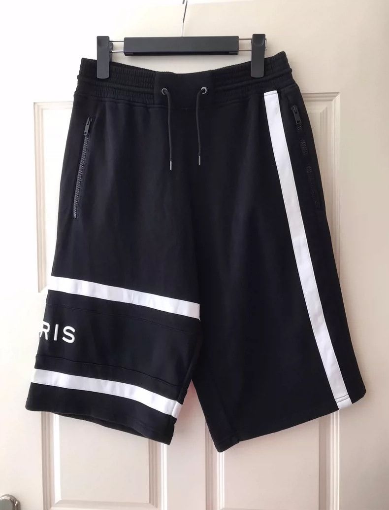 Givenchy Givenchy SiseS Men's Embroidered Big Letter Shorts Size US 29 - 1 Thumbnail