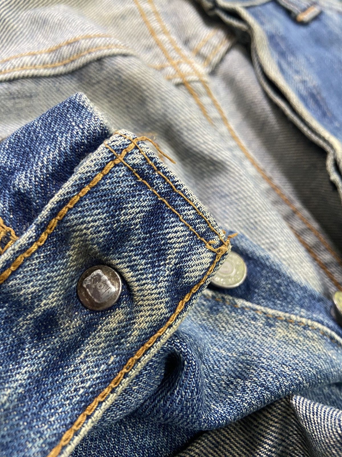 Levi's Vintage 70s Levis 501 BIG E Selvedge Button #6 denim Jeans Size US 32 / EU 48 - 5 Thumbnail