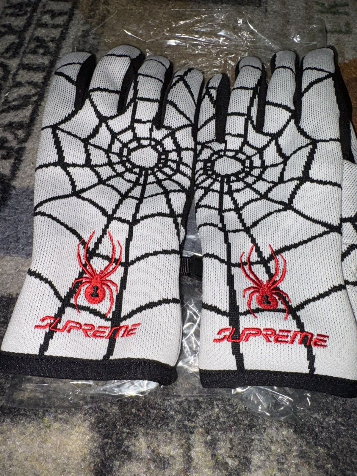 Supreme Supreme Spyder Gloves (MEDIUM) Size ONE SIZE - 2 Thumbnail