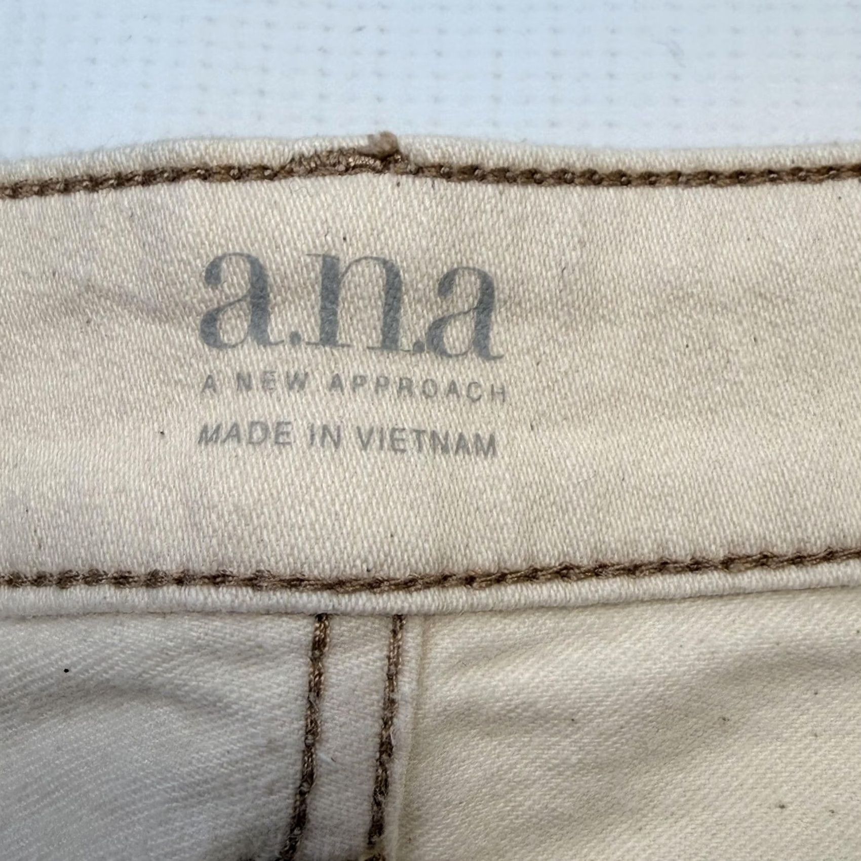 Vintage a.n.a Jeans Womens 10 White Light Wash Wide Leg Crop High Rise Stretch Denim Jeans Size 32" / US 10 / IT 46 - 7 Thumbnail