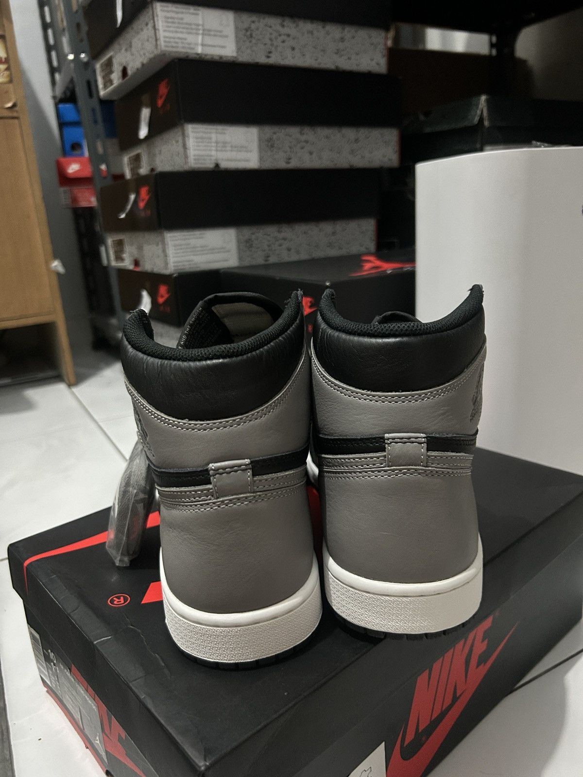 Jordan Brand nike air jordan 1 high shadow 2018 Size US 10 / EU 43 - 4 Thumbnail