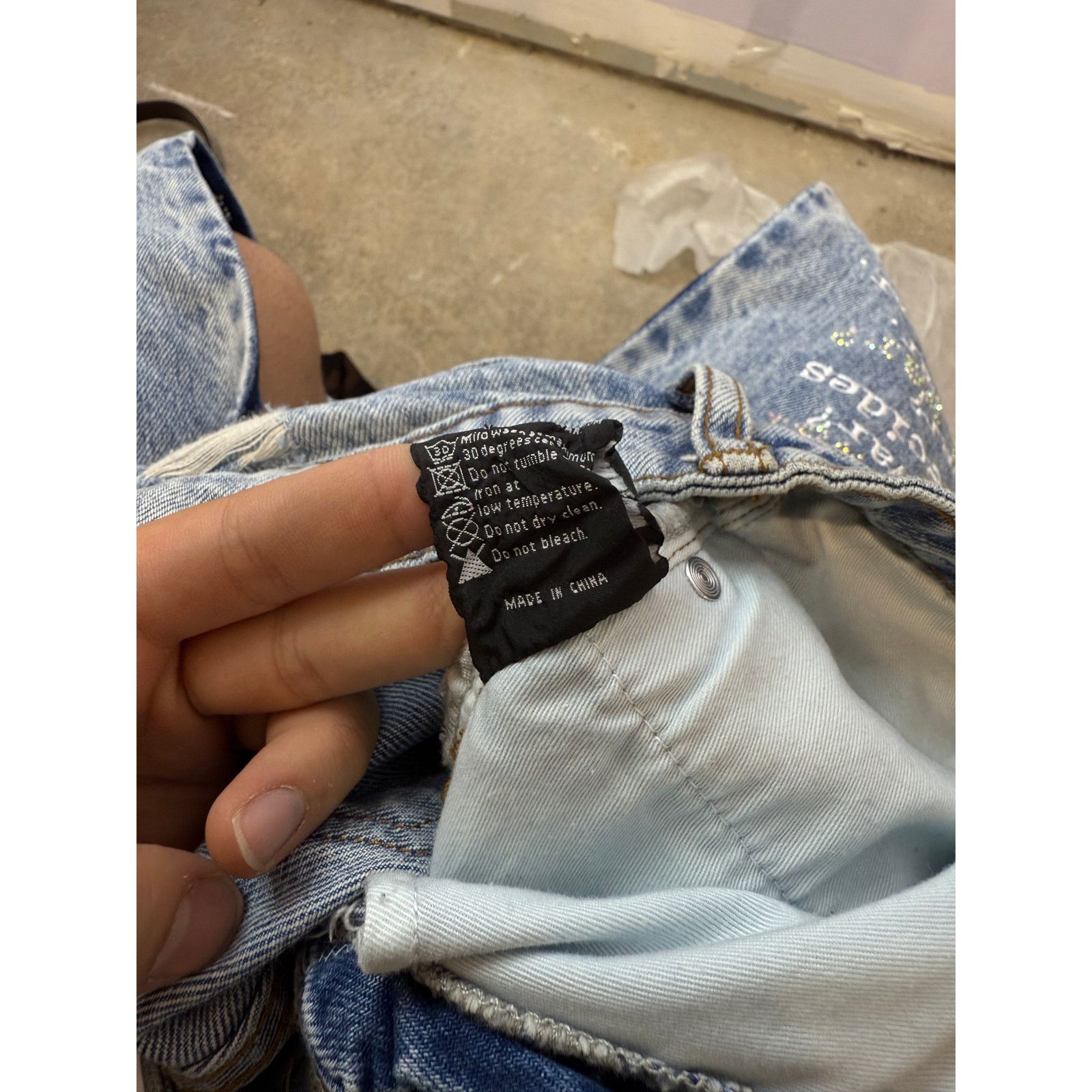 Who Decides War WDW Rhinestone Scripture Light Wash Jeans Size US 32 / EU 48 - 9 Thumbnail