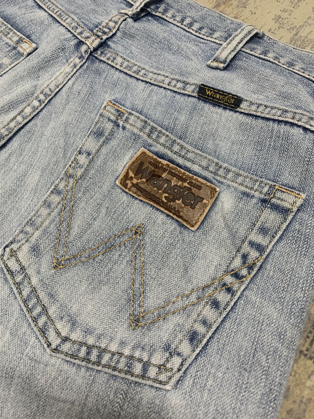 Vintage Vintage Light Wash Wrangler Jeans W31x31.5 Size US 31 - 9 Thumbnail