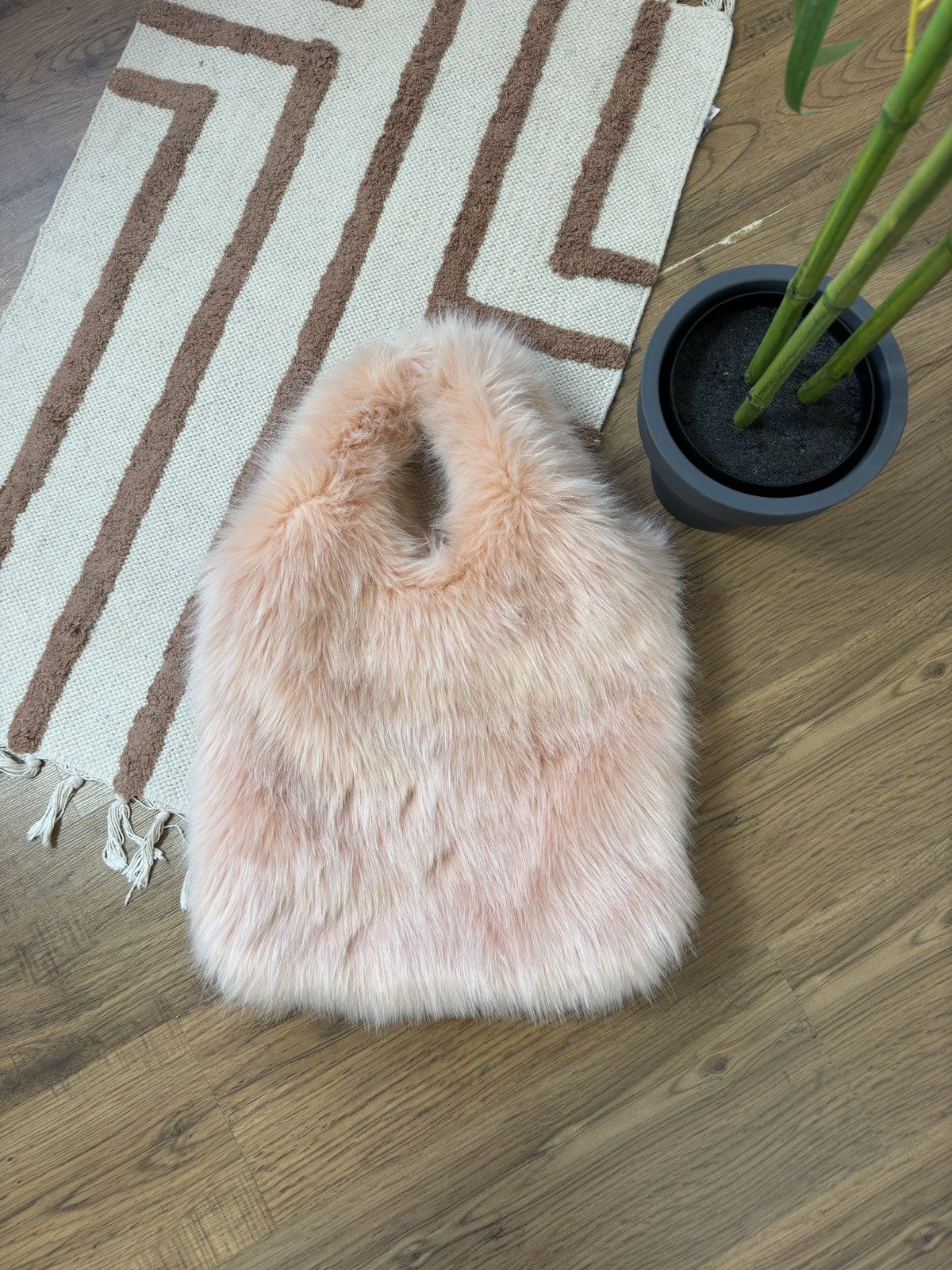Japanese Brand FLUFFY FUR MOHAIR HAND BAG Size ONE SIZE - 1 Thumbnail