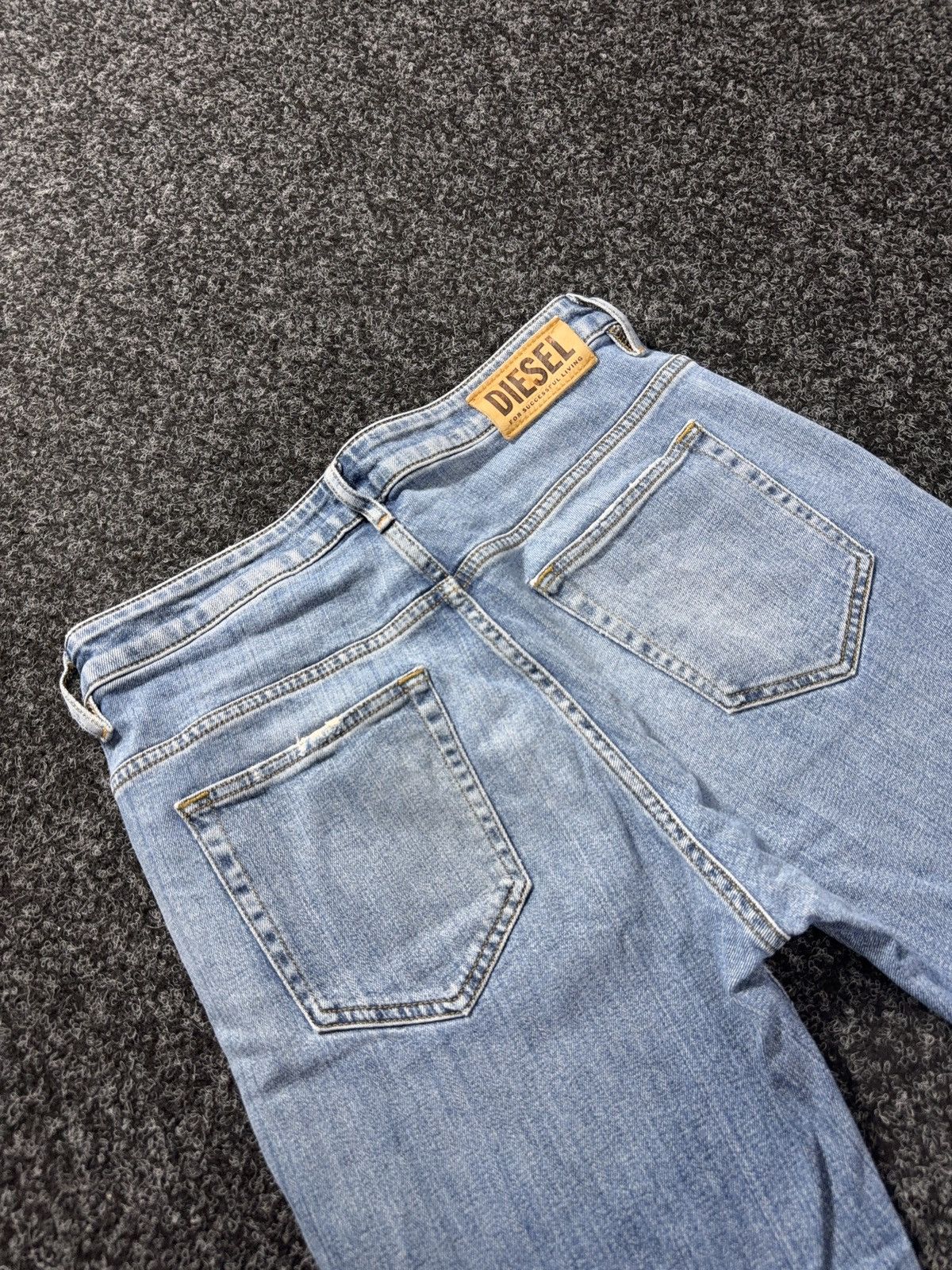 Diesel Luxury 00s Diesel D-Fayza Boyfriend Low Waist Tapered Jeans Size 27" / US 4 / IT 40 - 17 Thumbnail