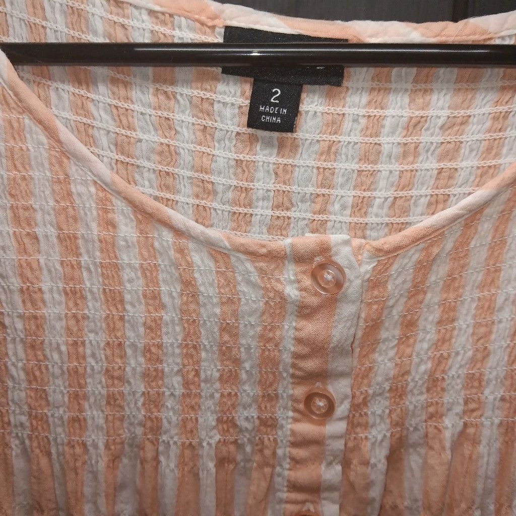 Torrid Torrid 2x, sleeveless top, Orange crinkled material, nwot Size XL / US 12-14 / IT 48-50 - 2 Thumbnail