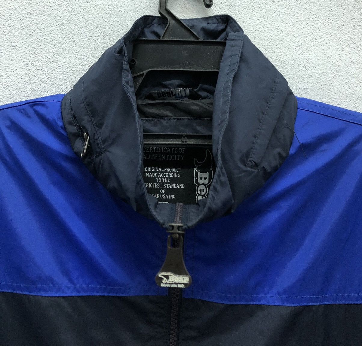 Vintage Vintage Bear USA Windbreaker Jacket Medium Blue Black Nylon Size US M / EU 48-50 / 2 - 3 Thumbnail