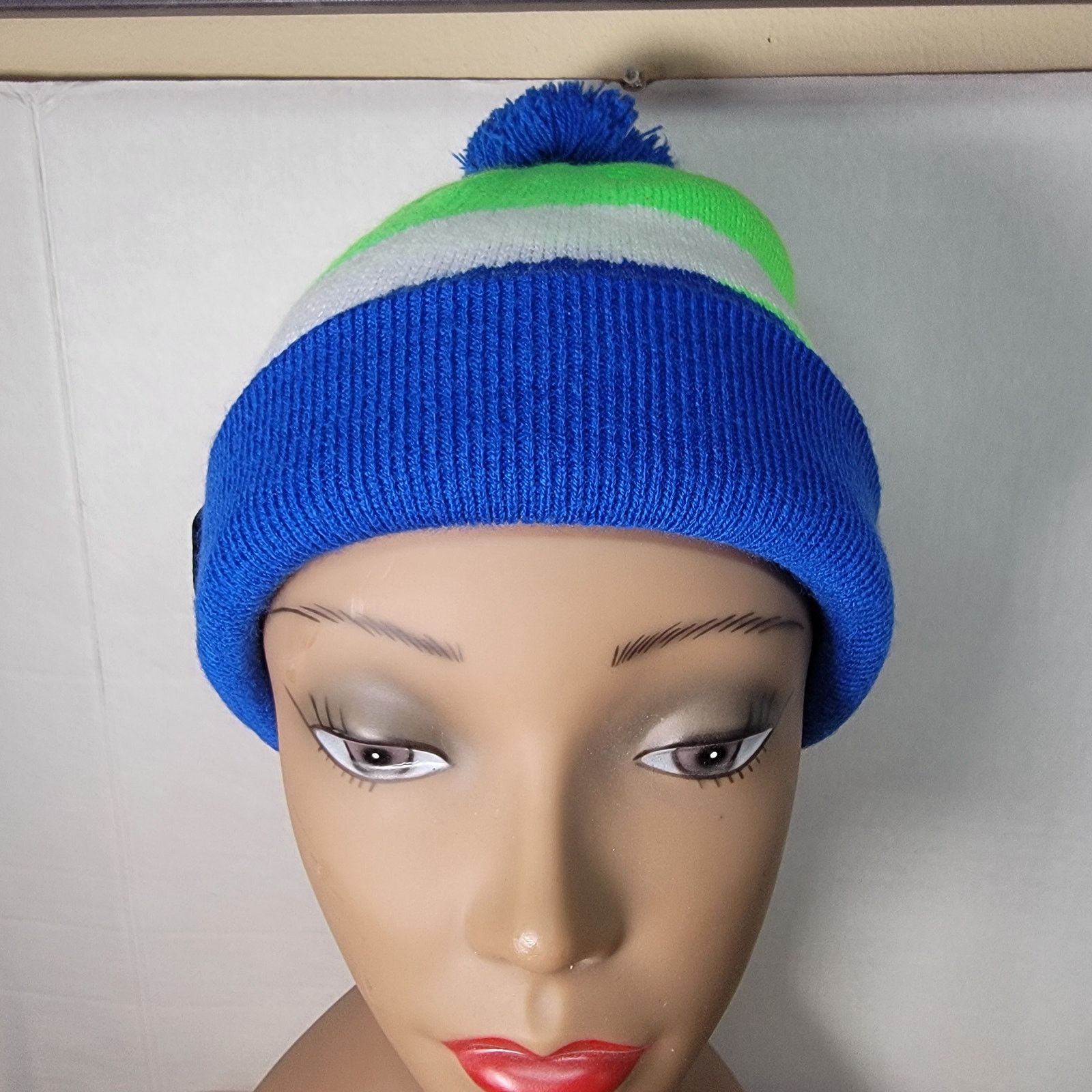 Nike Nike Knit Beanie w/ Single Pom Pom - Size Youth* Size ONE SIZE - 2 Thumbnail
