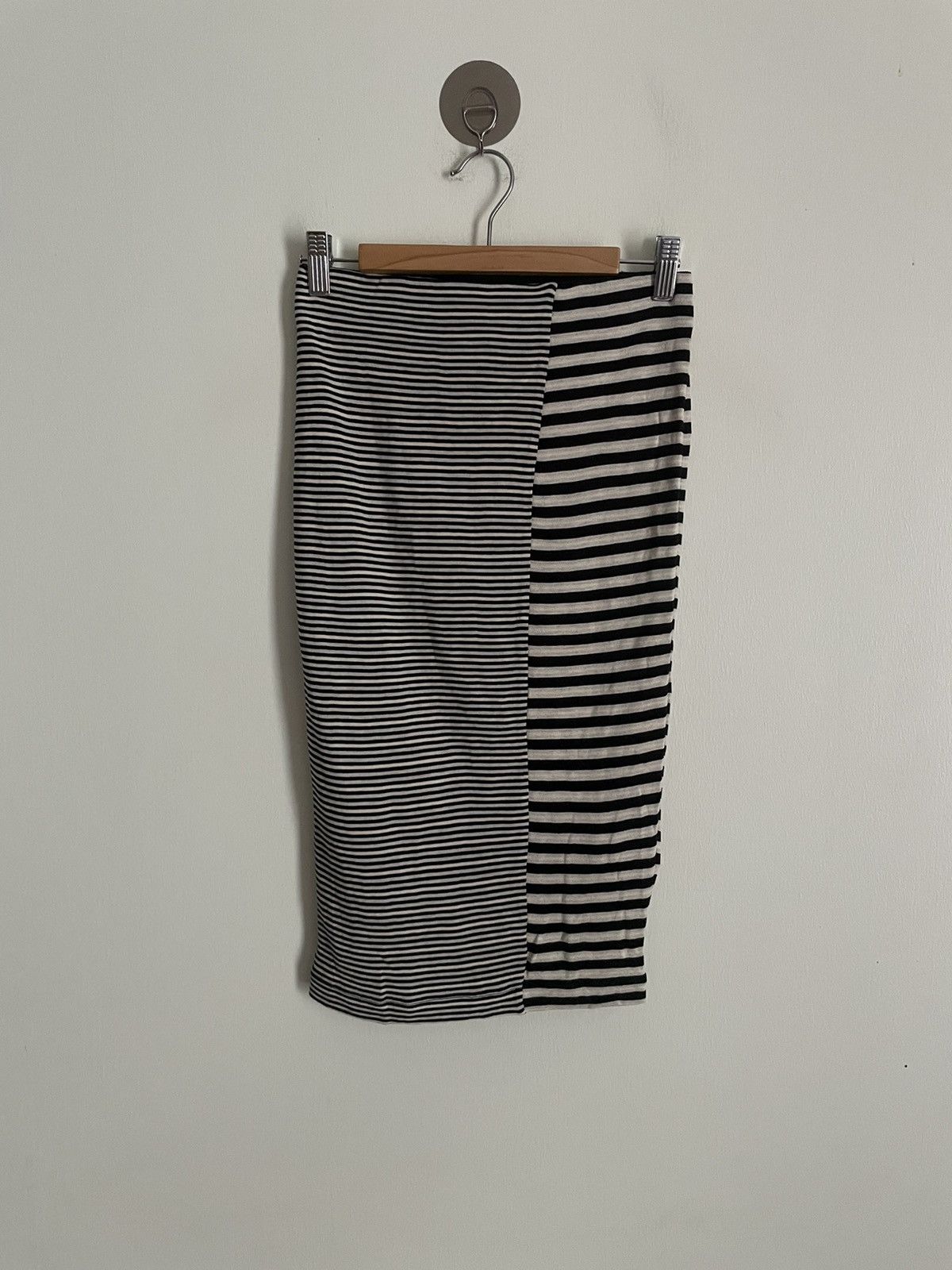 Armani Exchange Armani Exchange K-fall 2015 Skirt Size 24" / US 00 / IT 34 - 2 Thumbnail