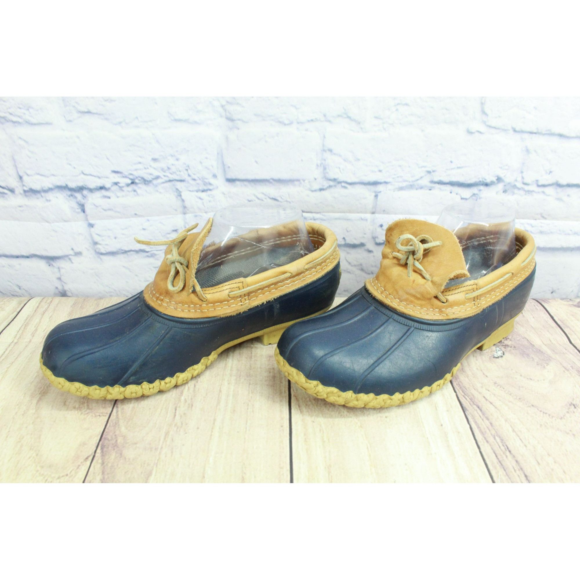 L.L. Bean LL Bean Womens Waterproof Moccasin Gumshoe Duck Boots Size US 7 / IT 37 - 2 Thumbnail