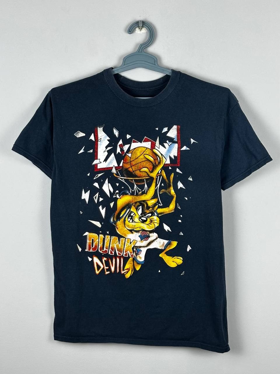 Vintage 90s Looney Tunes Taz Toones Squad NBA T Shirt Size US M / EU 48-50 / 2 - 1 Thumbnail