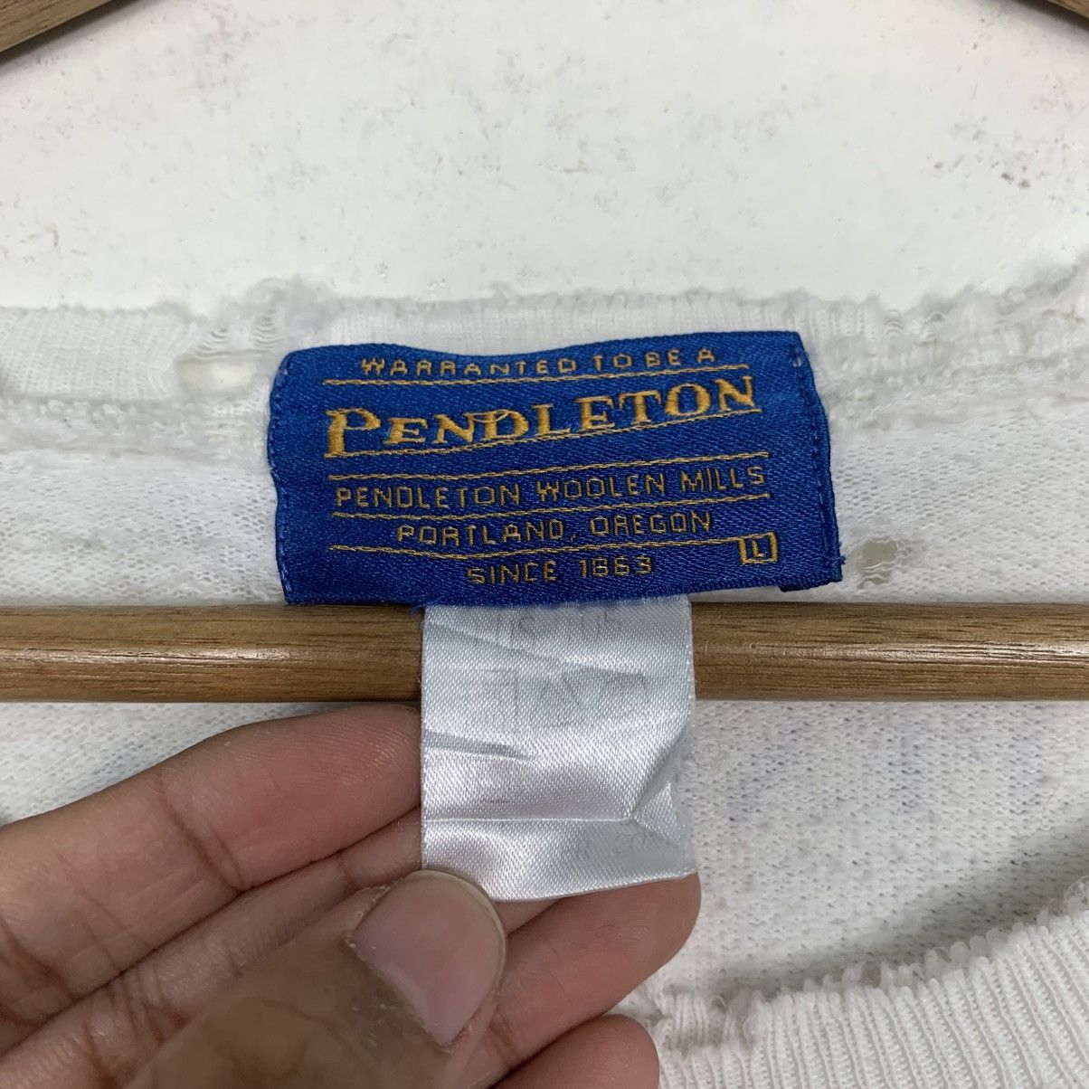 Pendleton Vintage Pendleton Big Logo Distressed Sweatshirt Size US L / EU 52-54 / 3 - 13 Thumbnail