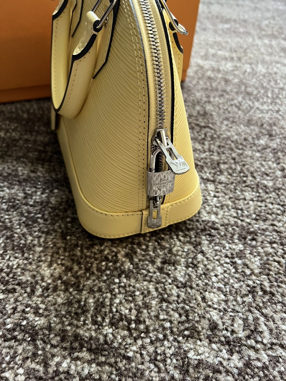 Louis Vuitton Louis Vuitton yellow Alma BB Size ONE SIZE - 3 Thumbnail
