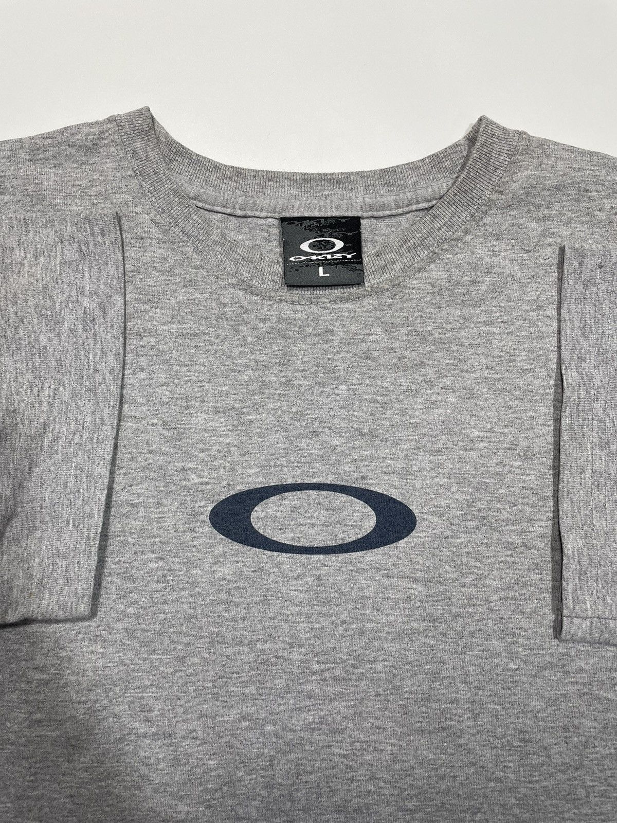 Oakley VINTAGE OAKLEY SOFTWARE CENTER LOGO TSHIRT MEDIUM Size US L / EU 52-54 / 3 - 2 Thumbnail