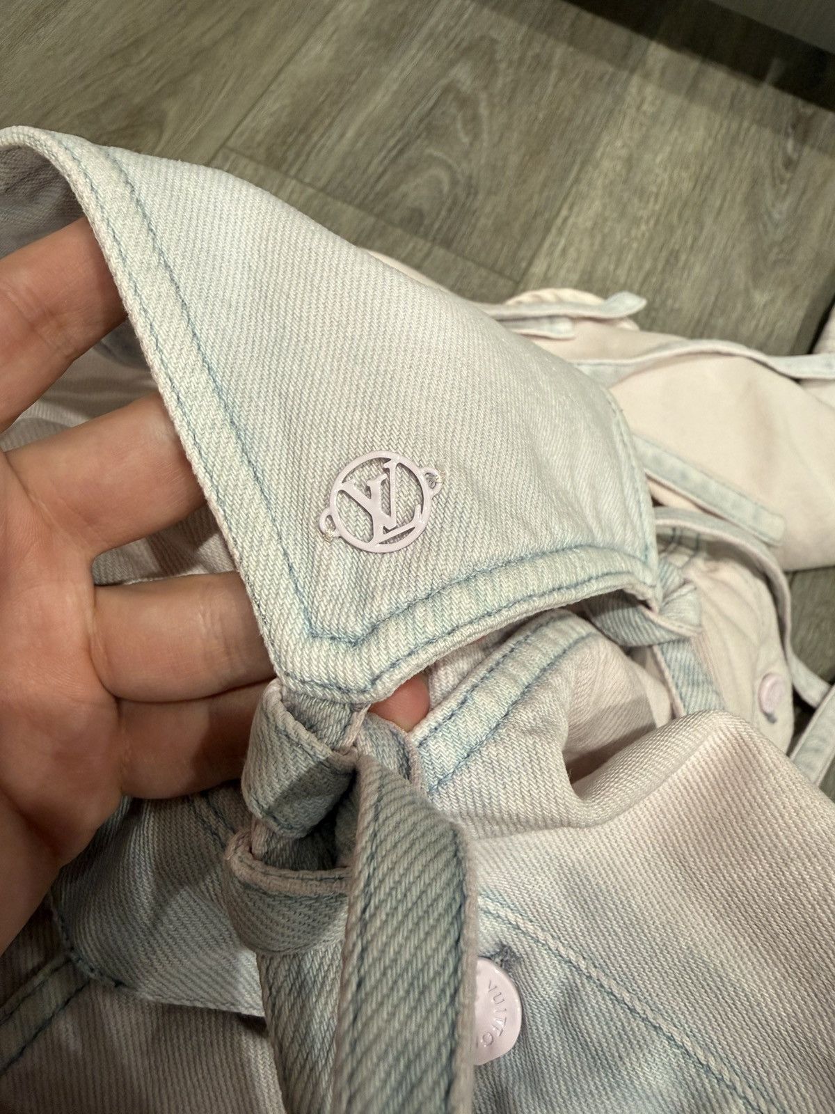 Louis Vuitton Louis Vuitton Bleached Pink Oversized Denim Jacket Size US M / EU 48-50 / 2 - 4 Thumbnail