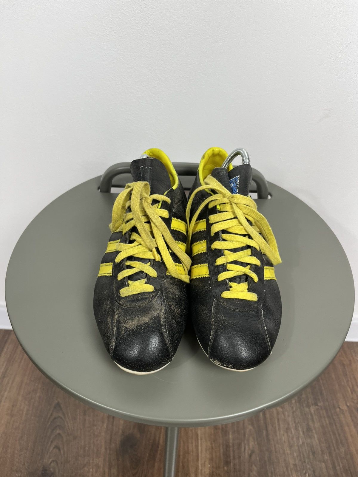 Adidas × Vintage Vintage Adidas Soccer Cleats Size 9 Black Yellow Austria Size US 9 / EU 42 - 4 Thumbnail