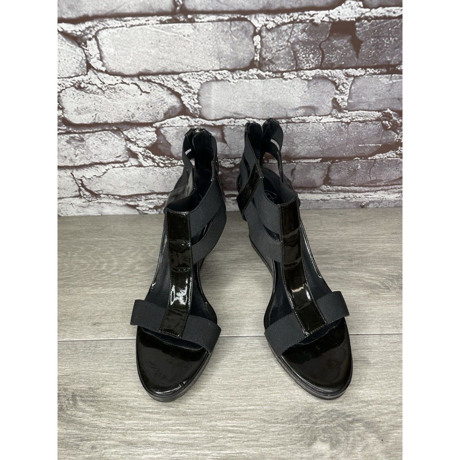 Donald Pliner Donald Pliner Black Patent Leather Back Zip Wedge Sandals Women Sz 8.5M US/39EU Size US 8.5 / IT 38.5 - 2 Thumbnail