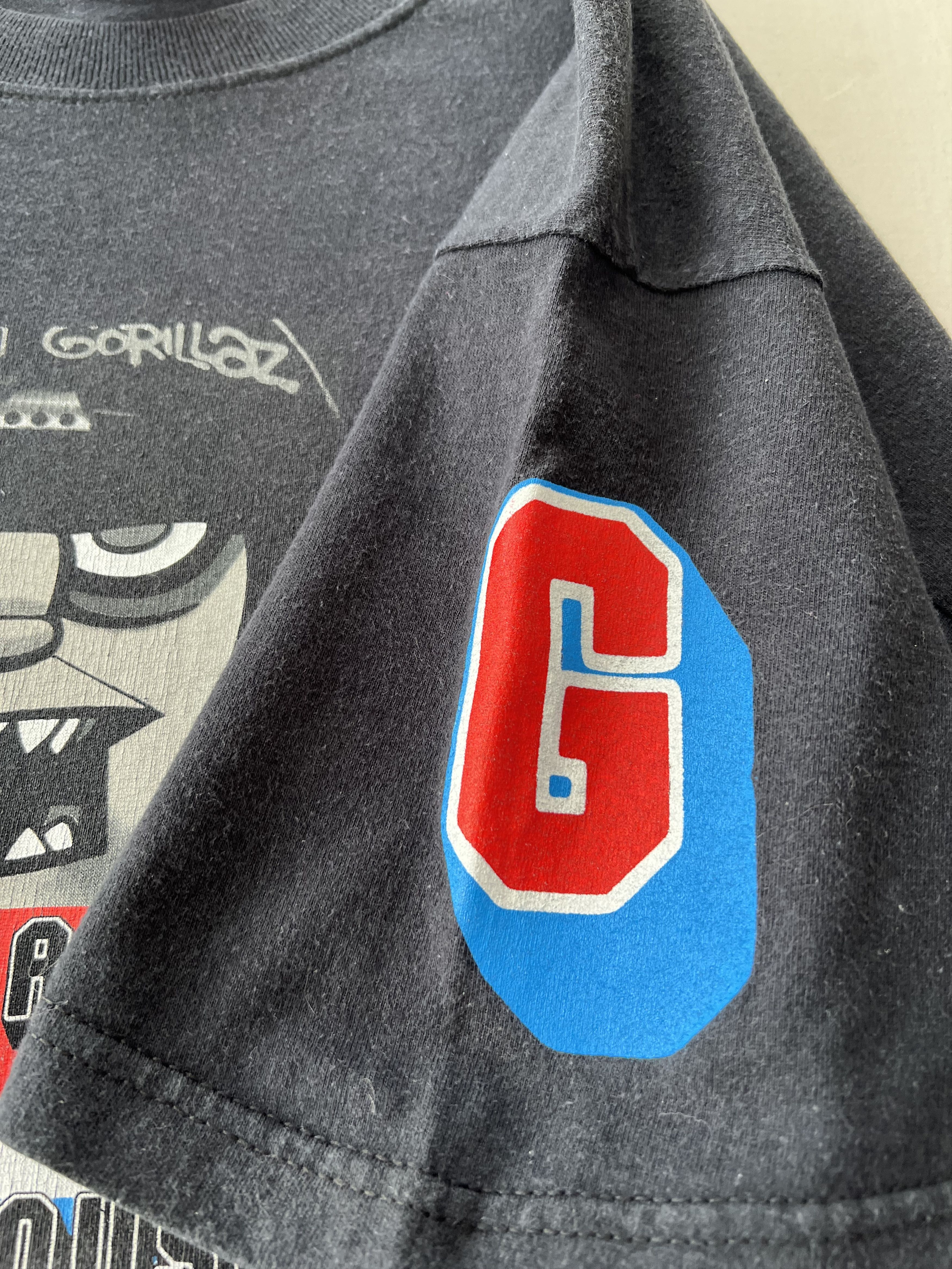 Band Tees Vintage 2001 Gorillaz Rock The House #78 Black T-shirt Size US L / EU 52-54 / 3 - 7 Thumbnail