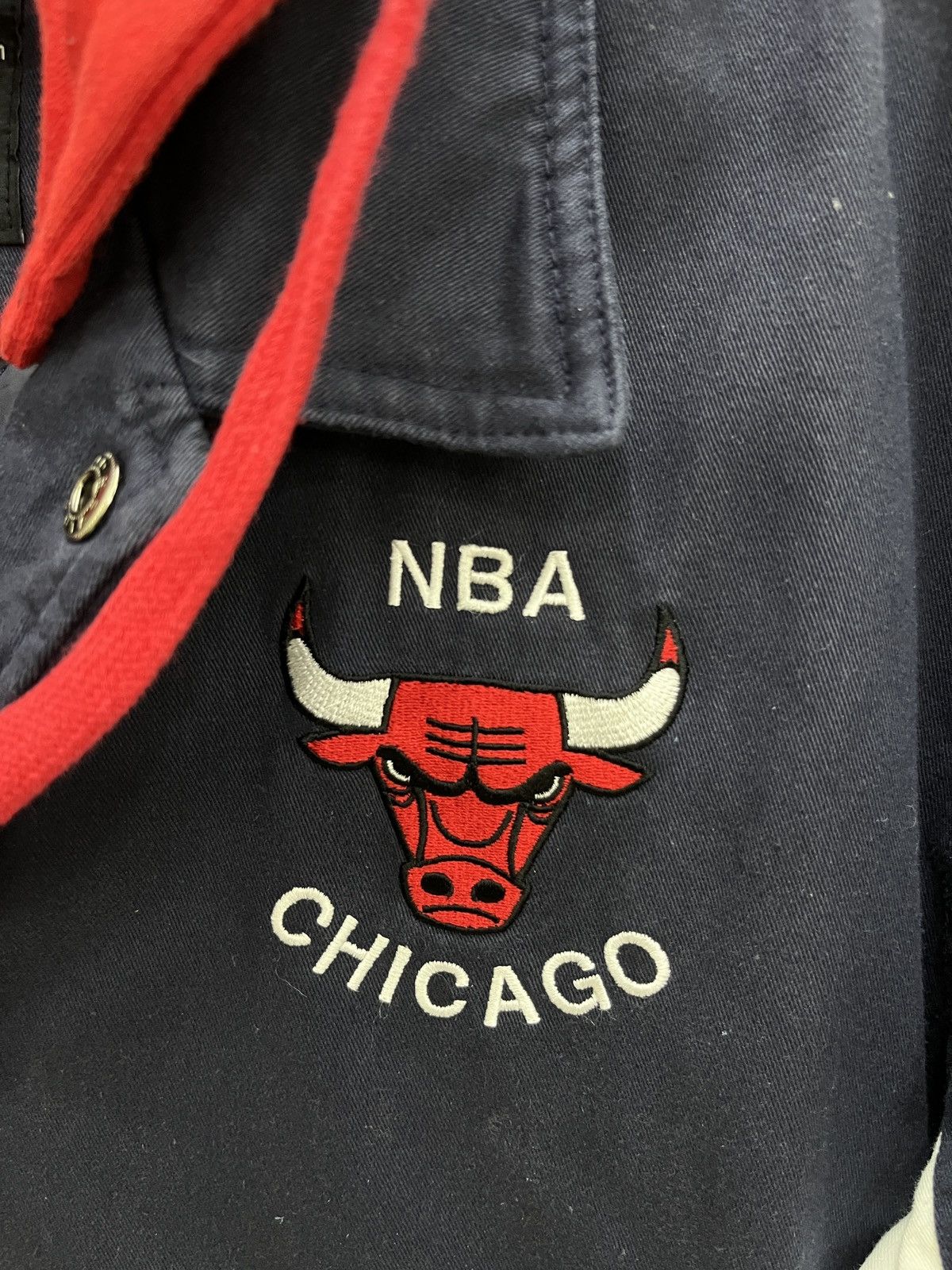 NBA 🔥🔥🔥STEALS CHICAGO BULLS DETACHABLE HOODIE JACKET Size US M / EU 48-50 / 2 - 14 Thumbnail